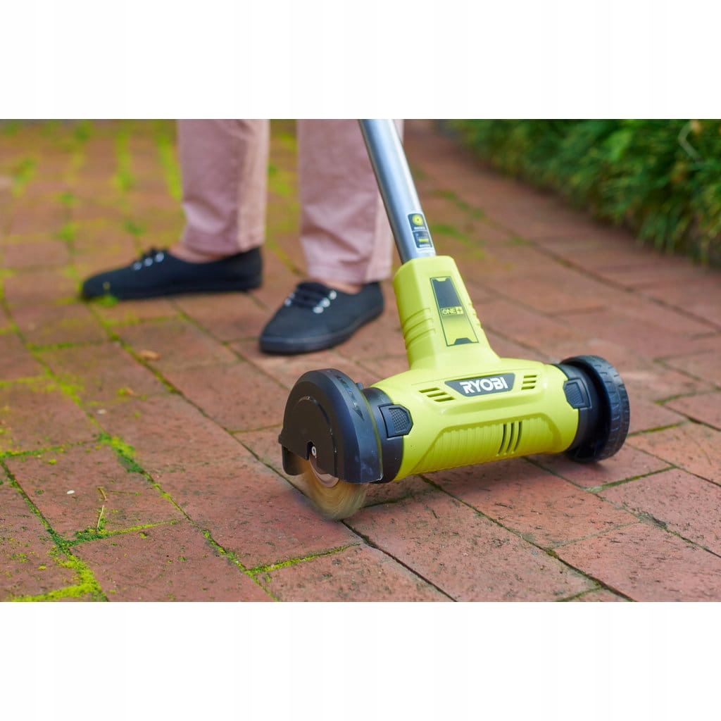 Uniwersalna szczotka do różnych powierzchni