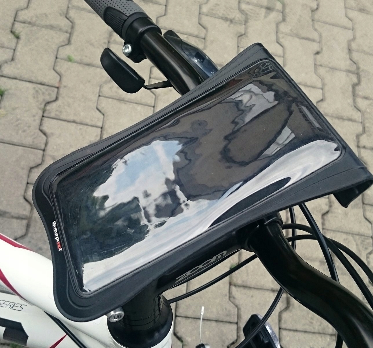 Funkcjonalność dotykowa – Używaj swojego telefonu w futerale