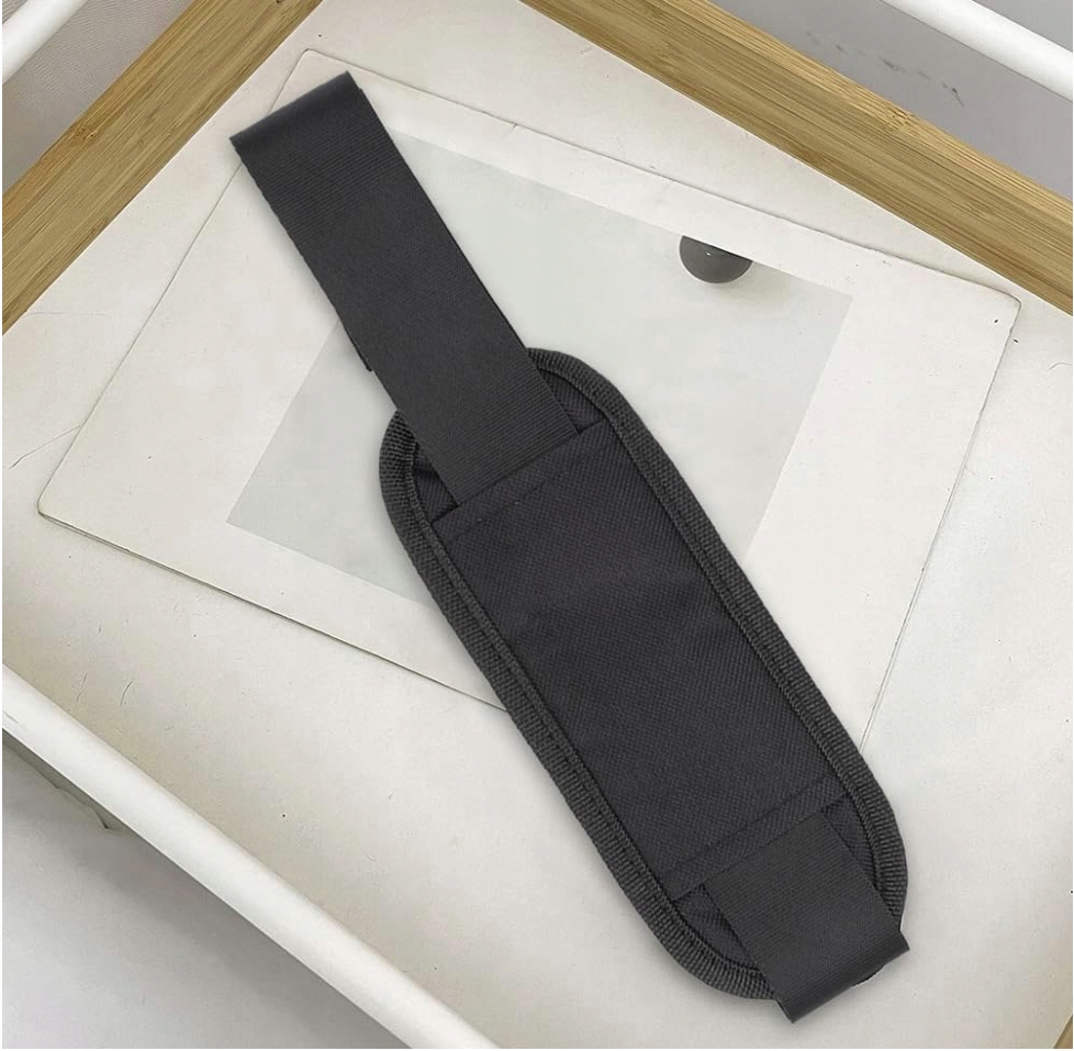 Elegancki czarny kolor – Stylowy dodatek do walizek