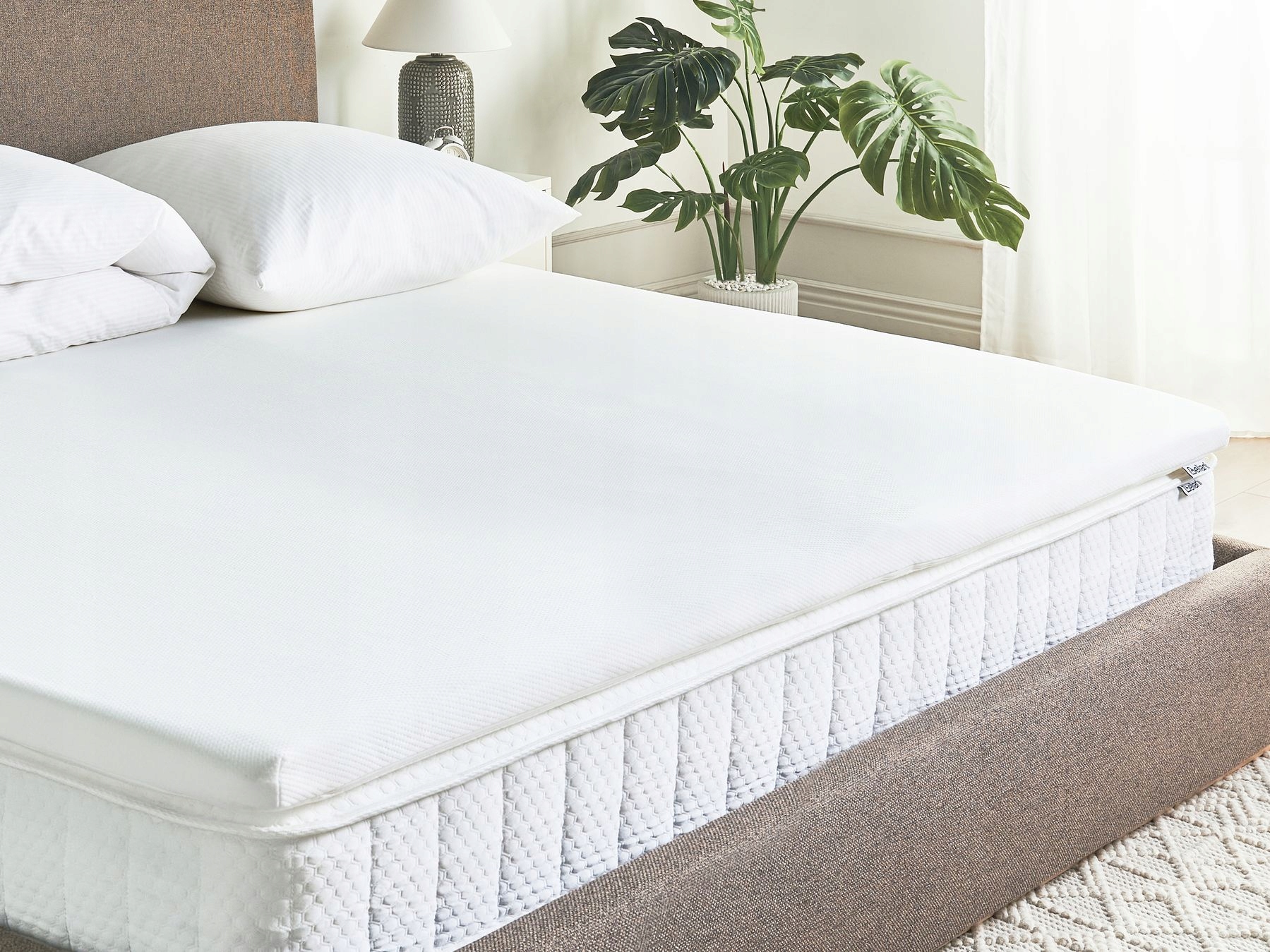 Materac nawierzchniowy topper 180 x 200 cm CALM – Komfortowy sen na wyciągnięcie ręki