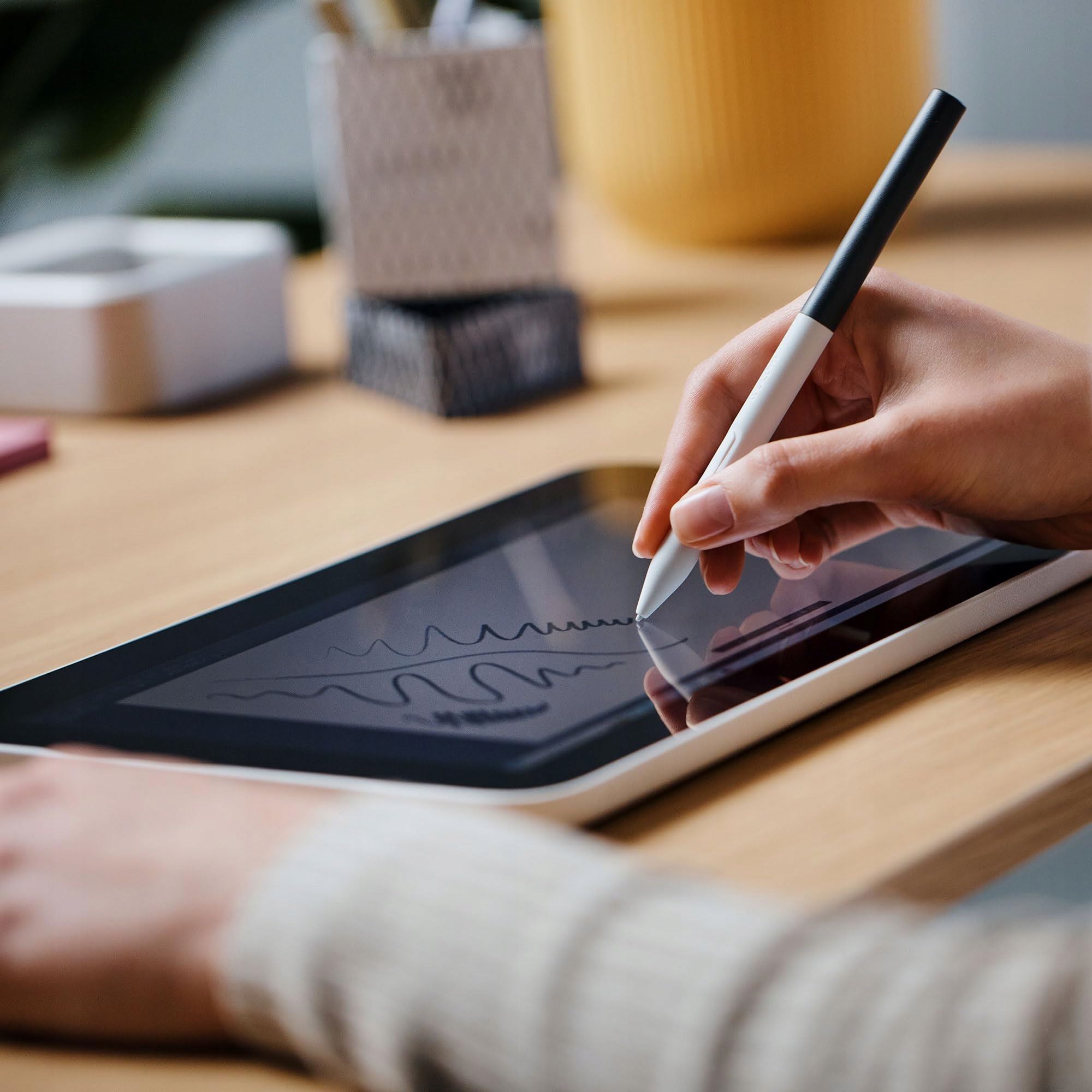 Bezdotykowy i bezprzewodowy rysik EMR