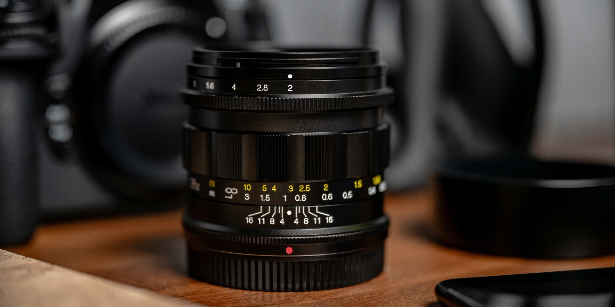 Ogniskowa 28 mm i jej zastosowanie w praktyce