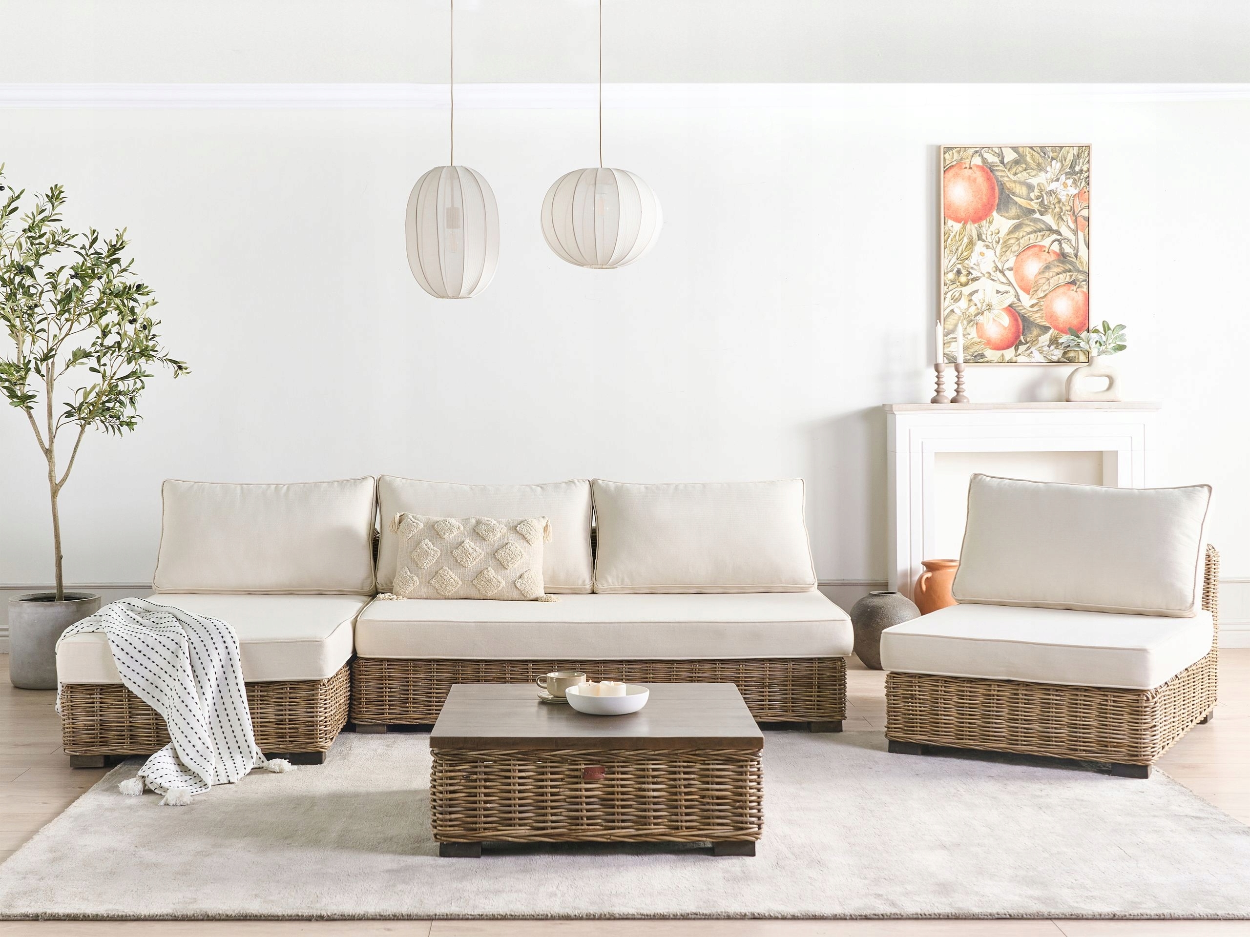 Wysoka jakość materiałów – Rattan i mahoniowe wykończenie