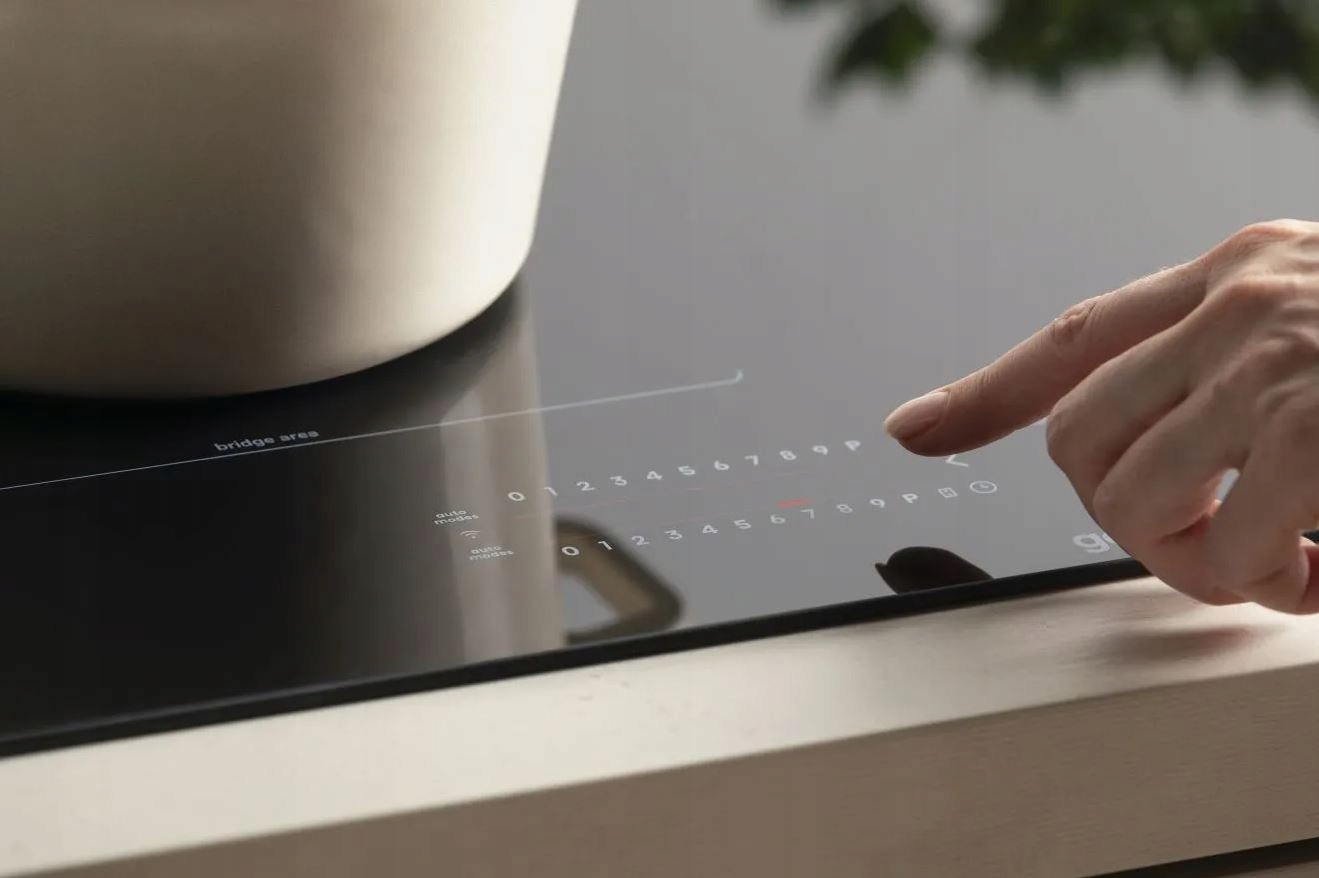 Cztery pola grzewcze z technologią BridgeZone