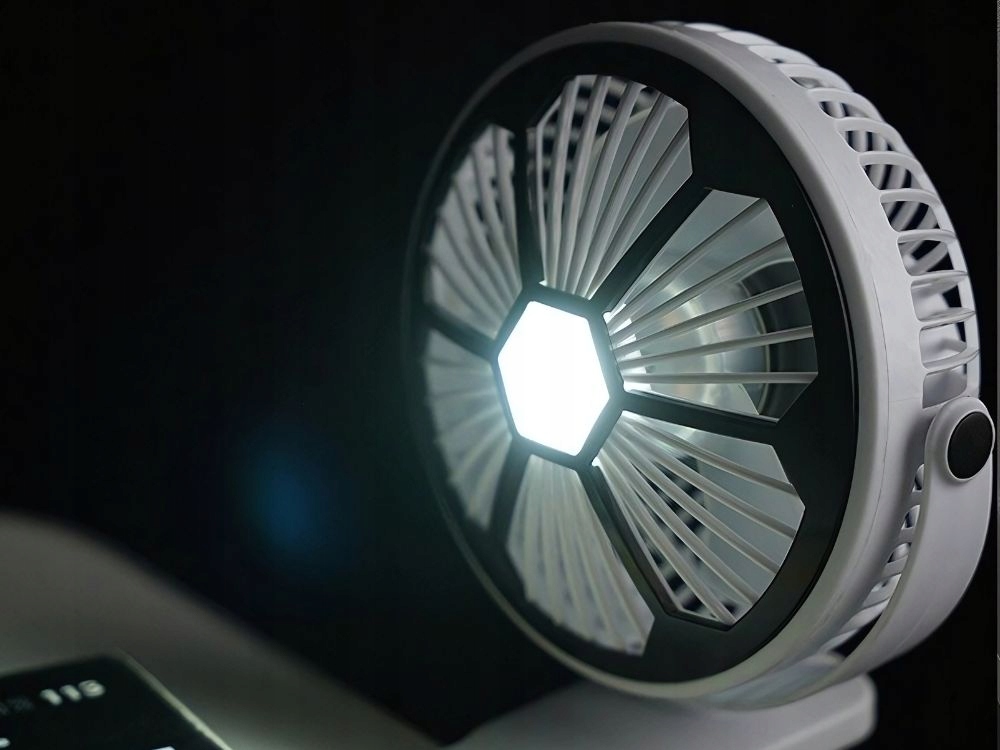 Wbudowana lampka LED – Delikatne oświetlenie na każdą okazję
