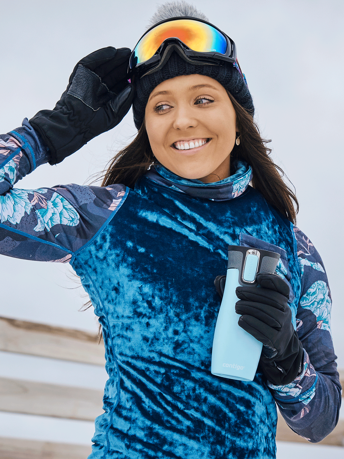 Kubek-Termiczny-Contigo_0004_2137558_West-Loop_bkitny_mat_Jest_bardzo_poreczny..png?v=1666687464722