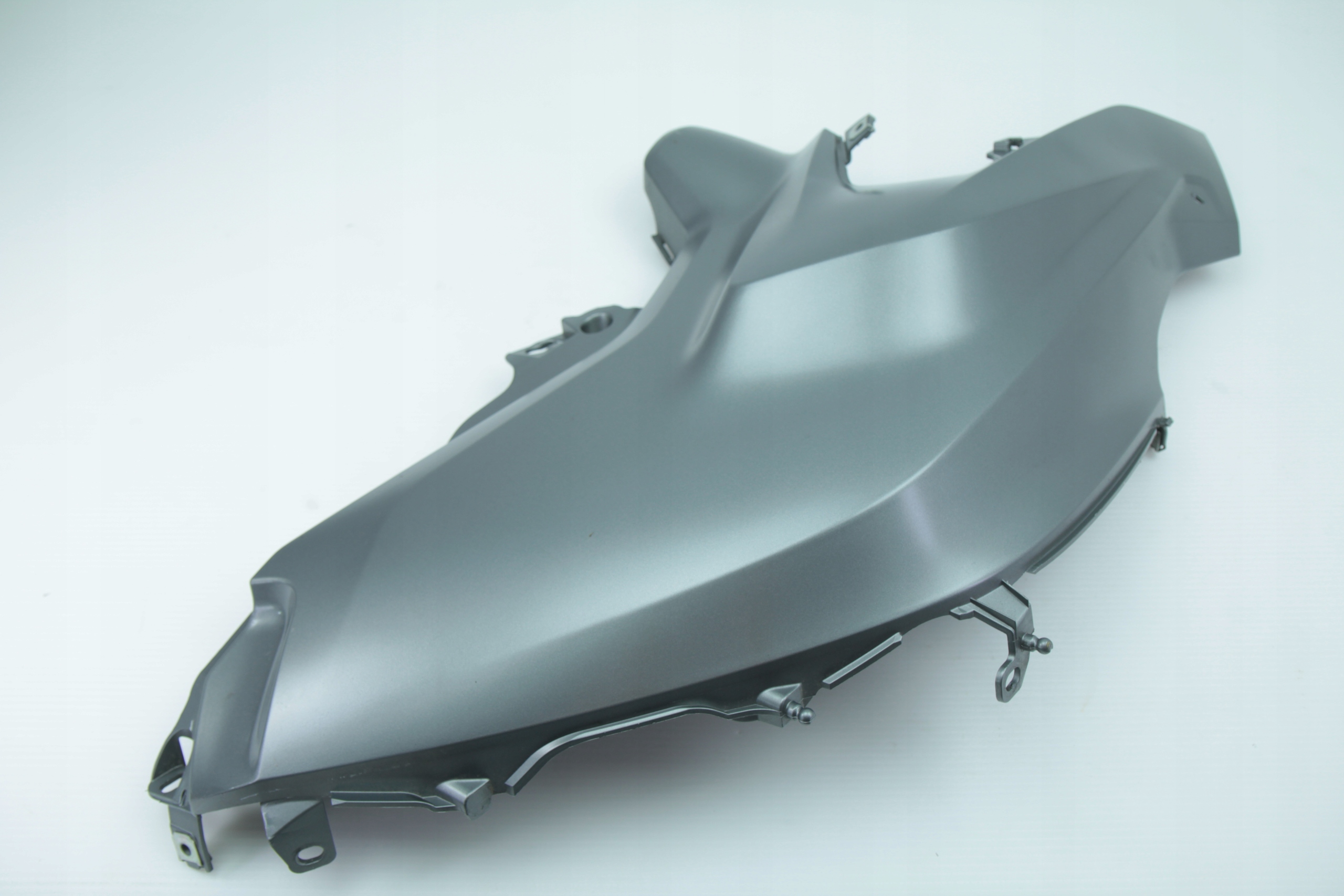 Szerokie zastosowanie – Idealna jako szafka na leki, do kuchni czy biura