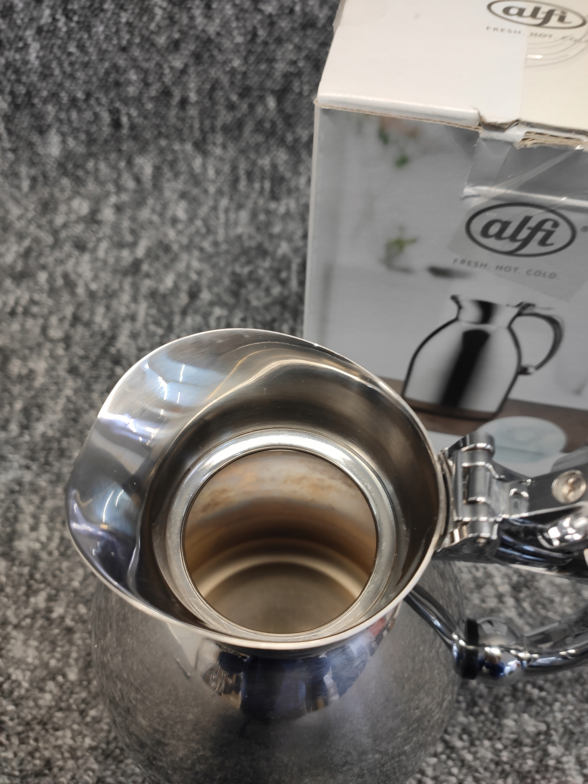 Wydajność izolacji – Utrzymuje ciepło przez 8 godzin i zimno przez 16 godzin