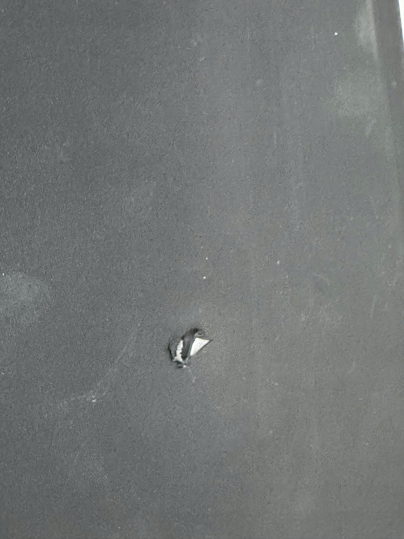 Wygodny układ klawiszy AZERTY dla użytkowników francuskojęzycznych