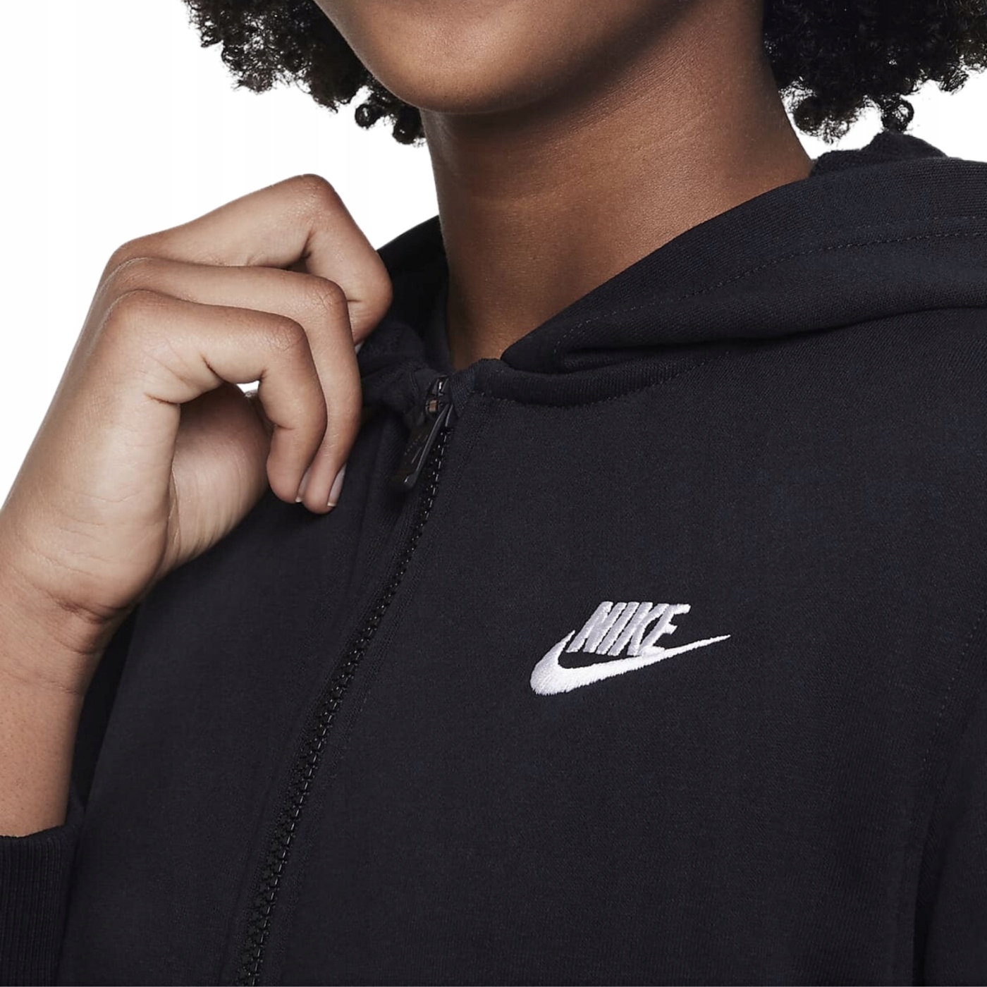 Sportowy design z haftowanym logo Nike