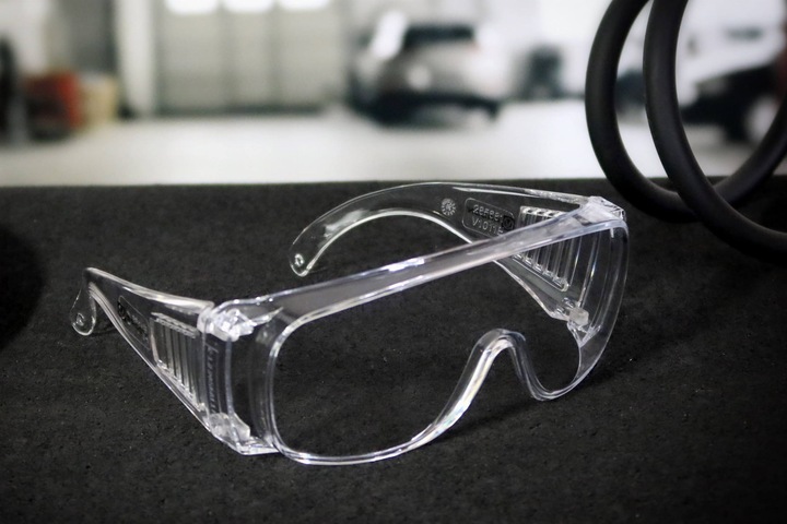 Duże szkła i szerokie pole widzenia – Komfort użytkowania