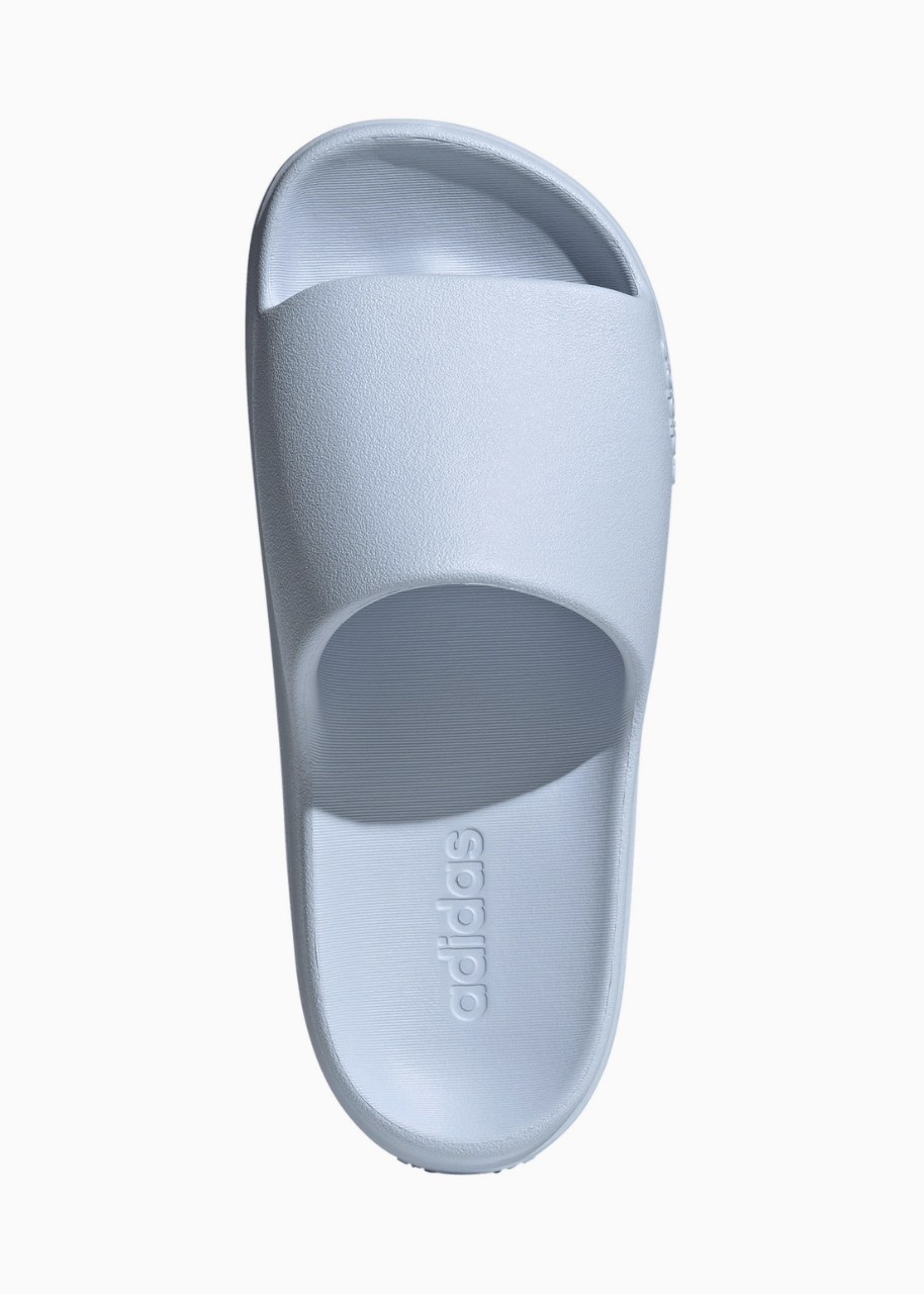 Szybkoschnąca konstrukcja i funkcjonalność klapek adidas