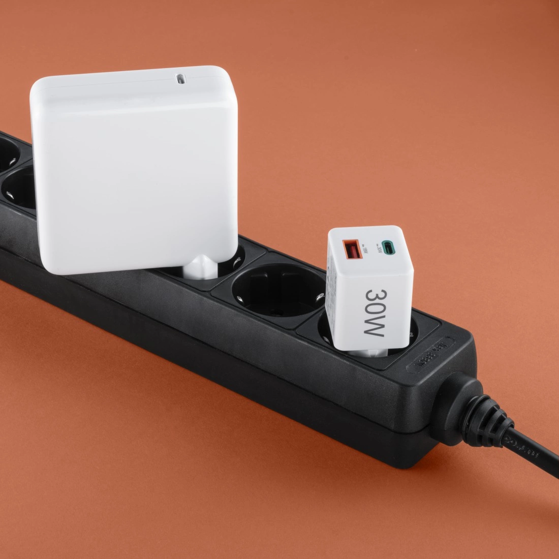 Podwójna technologia szybkiego ładowania w ładowarce Hama 30W