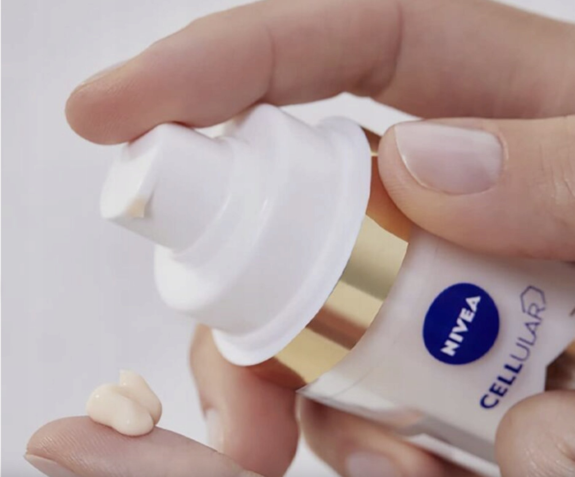 Innowacyjna formuła z Luminous630 – Redukcja przebarwień