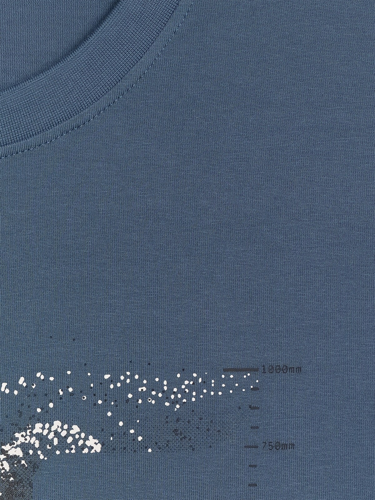 Okrągły dekolt z ribowaniem – Elastyczne wykończenie dla lepszego komfortu