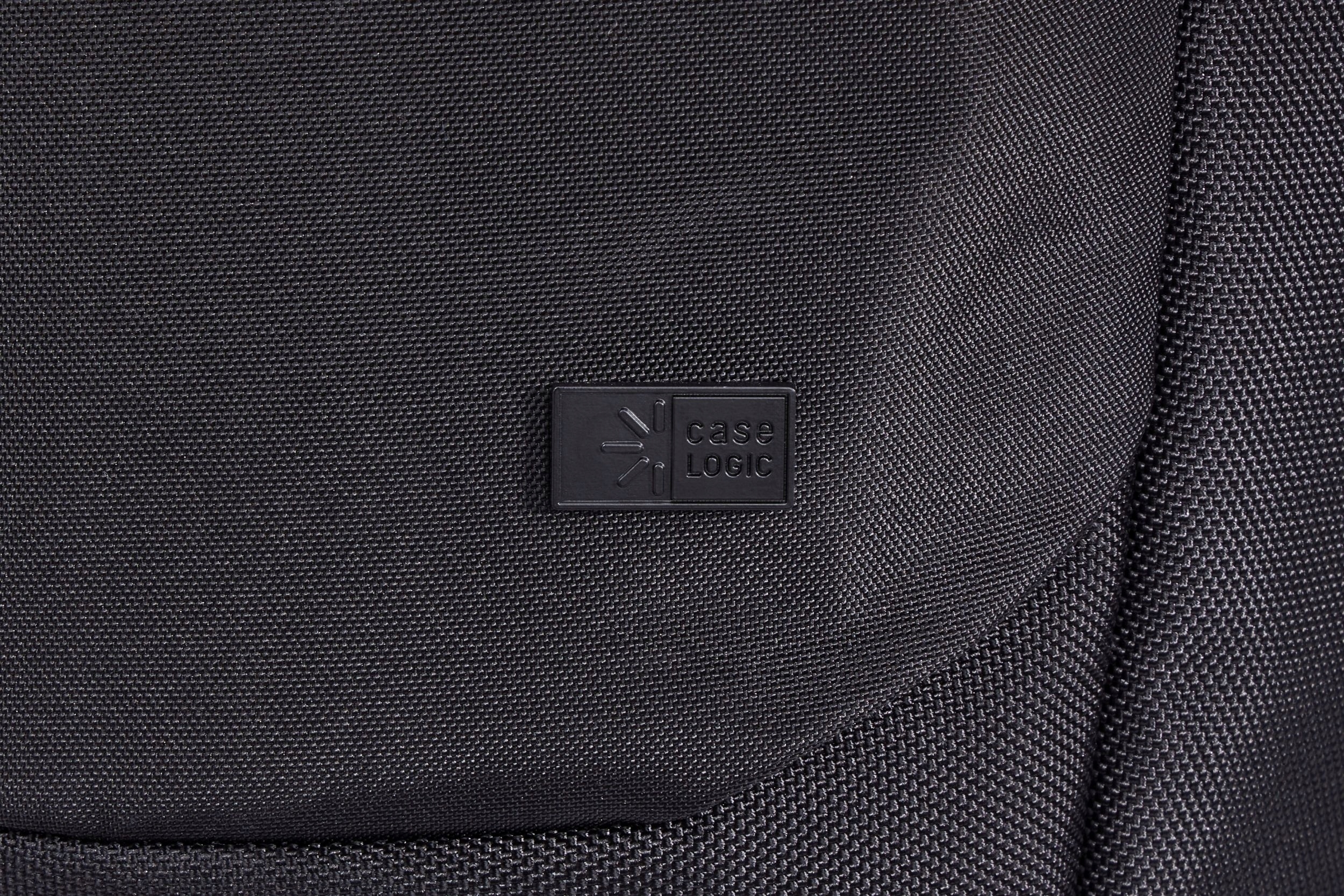 Wymiary plecaka: 315 mm szerokości, 250 mm głębokości, 520 mm wysokości