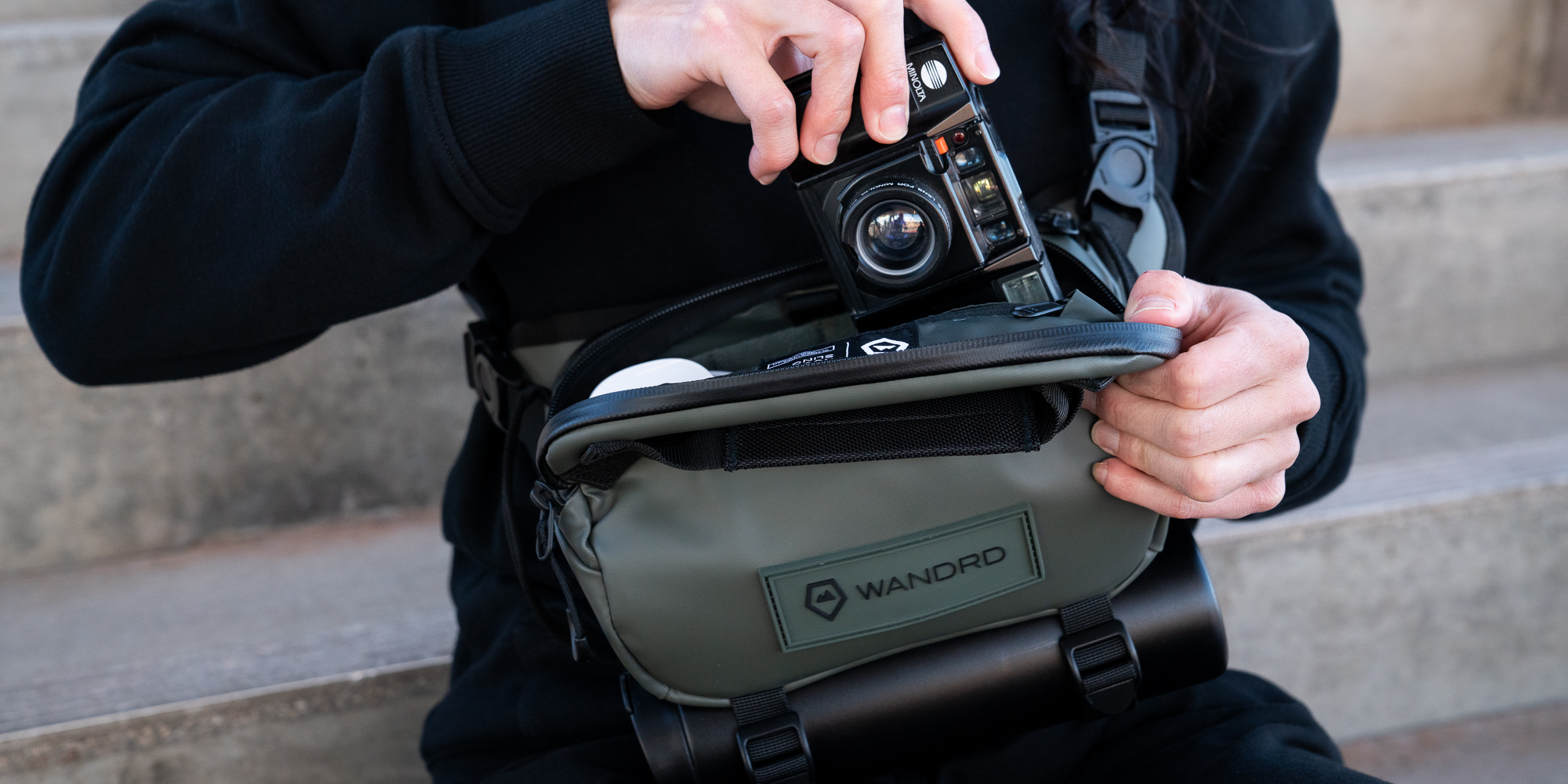 Torba fotograficzna Wandrd Rogue Sling 3 l - granatowa - Personalizacja wnętrza