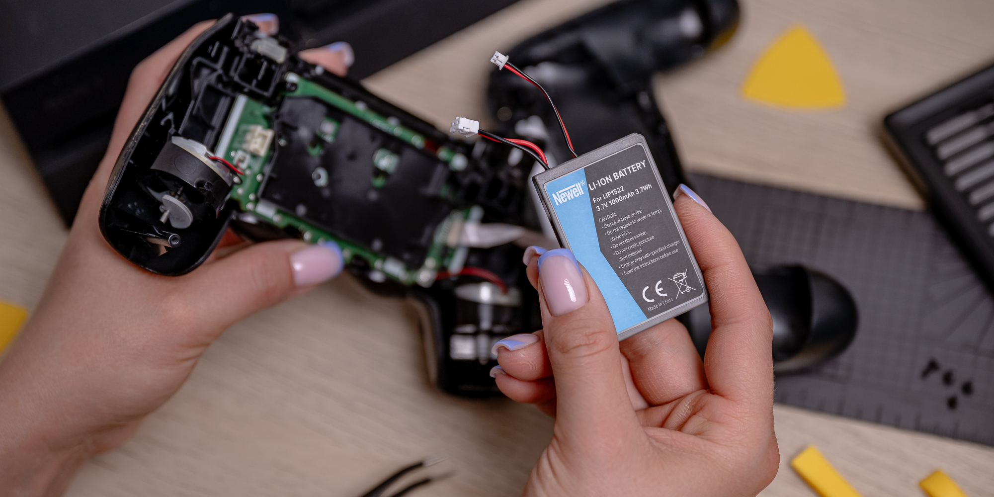 Akumulator Newell zamiennik LIP1522 do kontrolera DualShock 4 Sony PlayStation 4