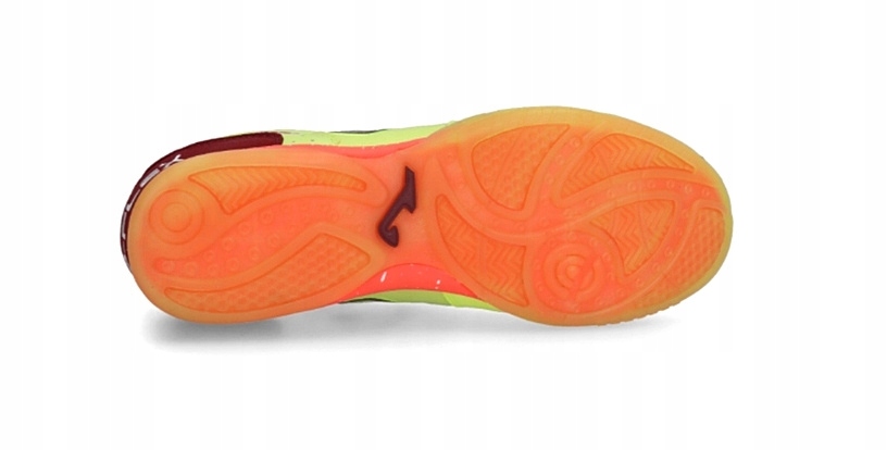 Niebrudząca podeszwa – komfort w każdej hali