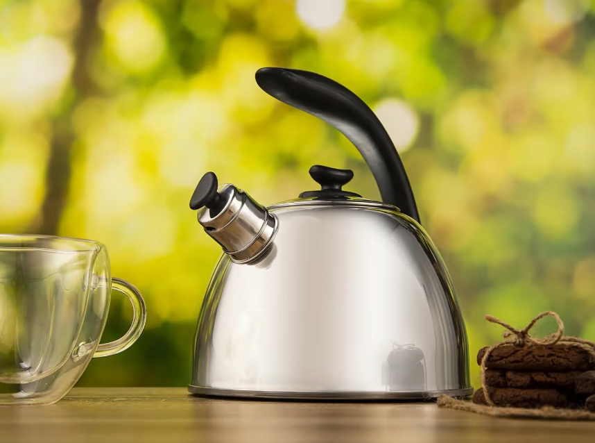 Czajnik BerGhoff Lucia Essentials 2,5l – Elegancja i funkcjonalność w Twojej kuchni