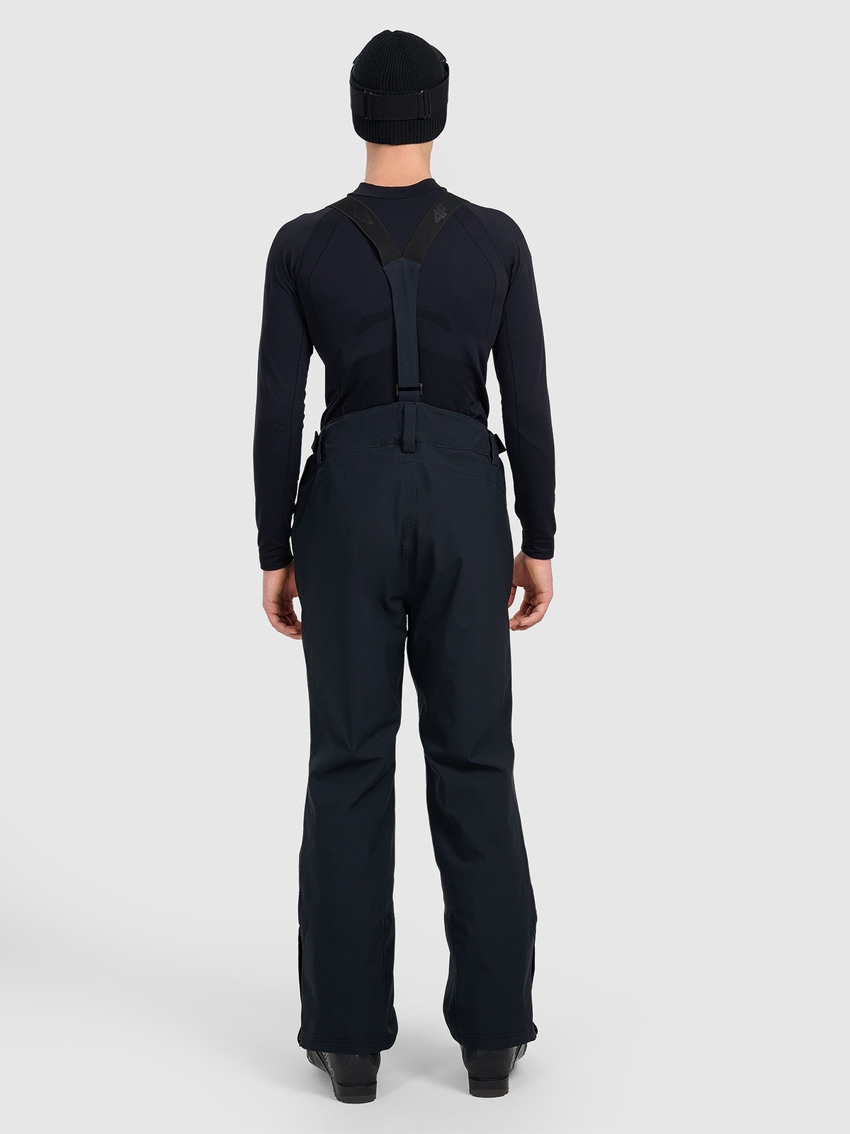 Kieszenie boczne i odblaskowe detale – praktyczność i bezpieczeństwo