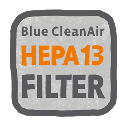 Filtr pozbawiony włókna szklanego Blue CleanAir HEPA 13 pozwala zachować czystość powietrza przez dokładne filtrowanie drobinek kurzu, bakterii i alergenów.