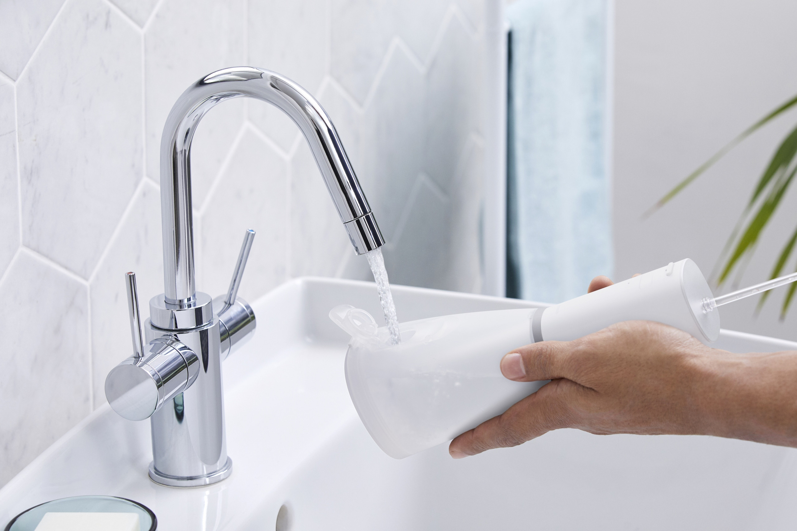 Duża pojemność zbiornika – 200 ml na 60 sekund użytkowania