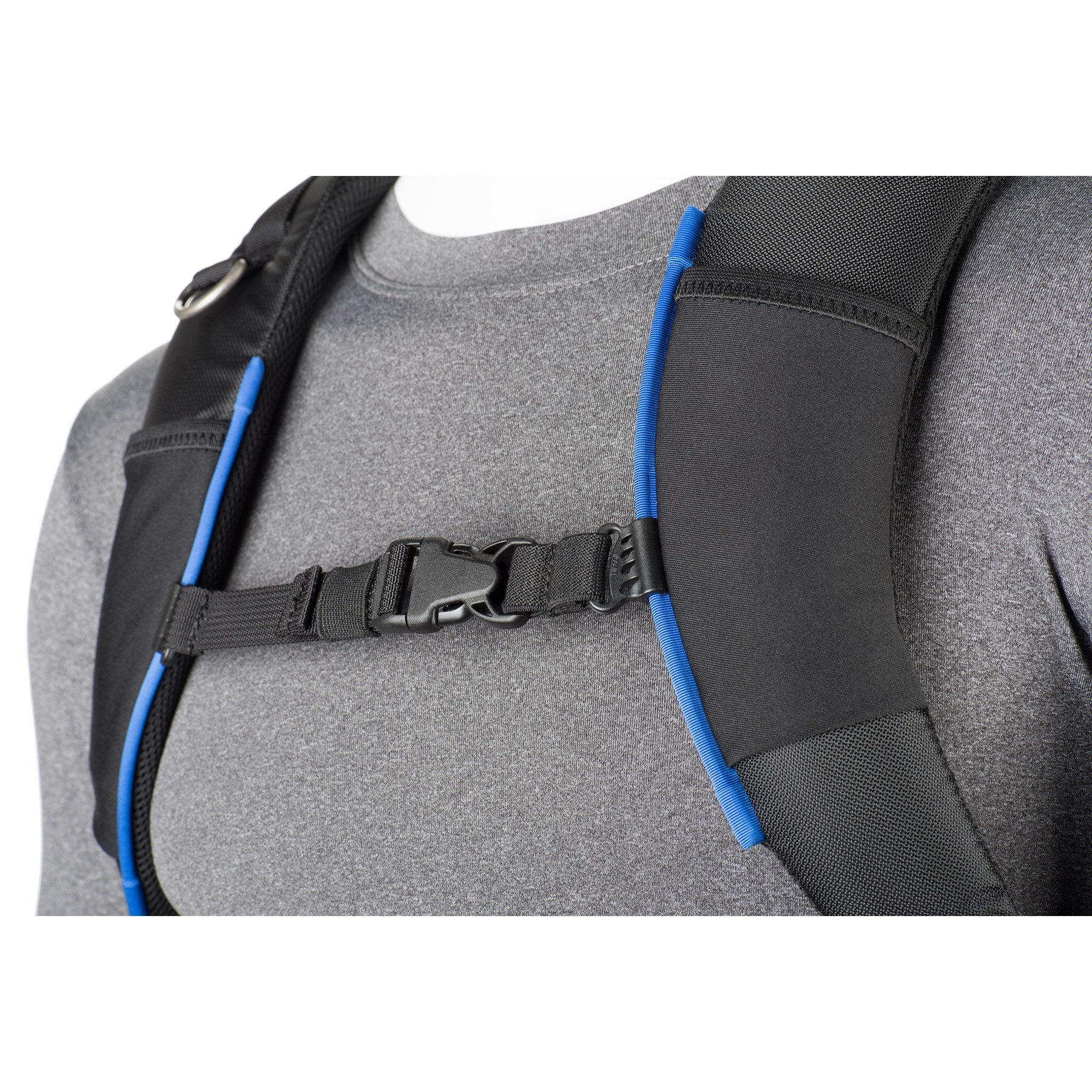 Przestronność – pomieści 2 lustrzanki z obiektywami