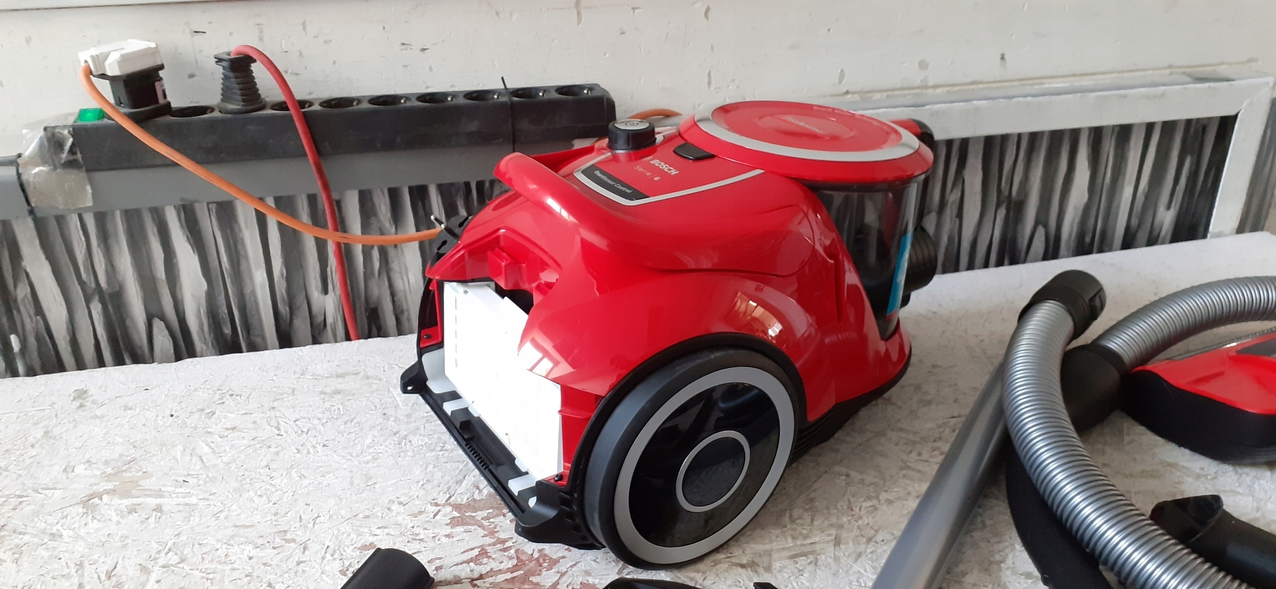 Akcesoria do zadań specjalnych: Mini Turboszczotka i szczotka do twardych podłóg