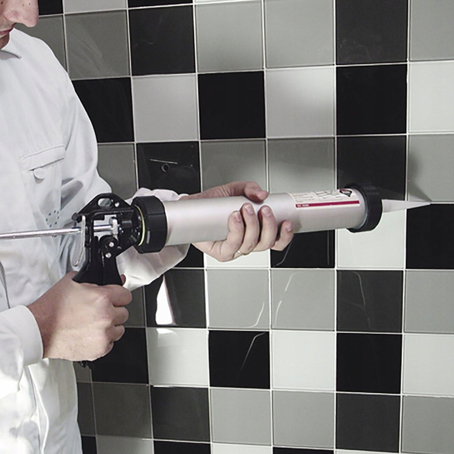 Zastosowanie do różnych materiałów – fugi, silikony, poliuretany