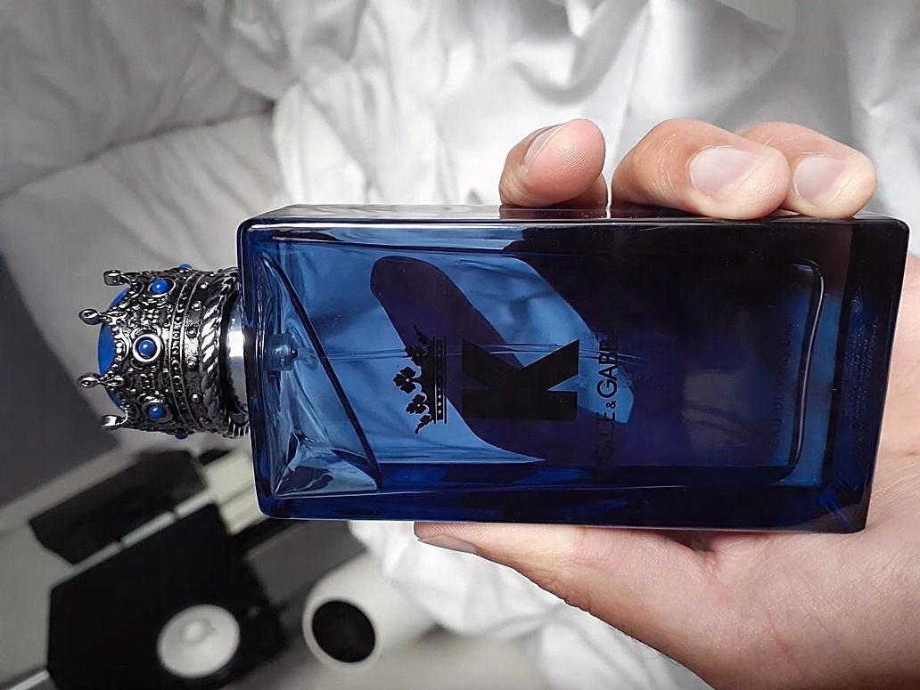 Nuty głowy: Czerwona pomarańcza, Kardamon, Owoce jałowca