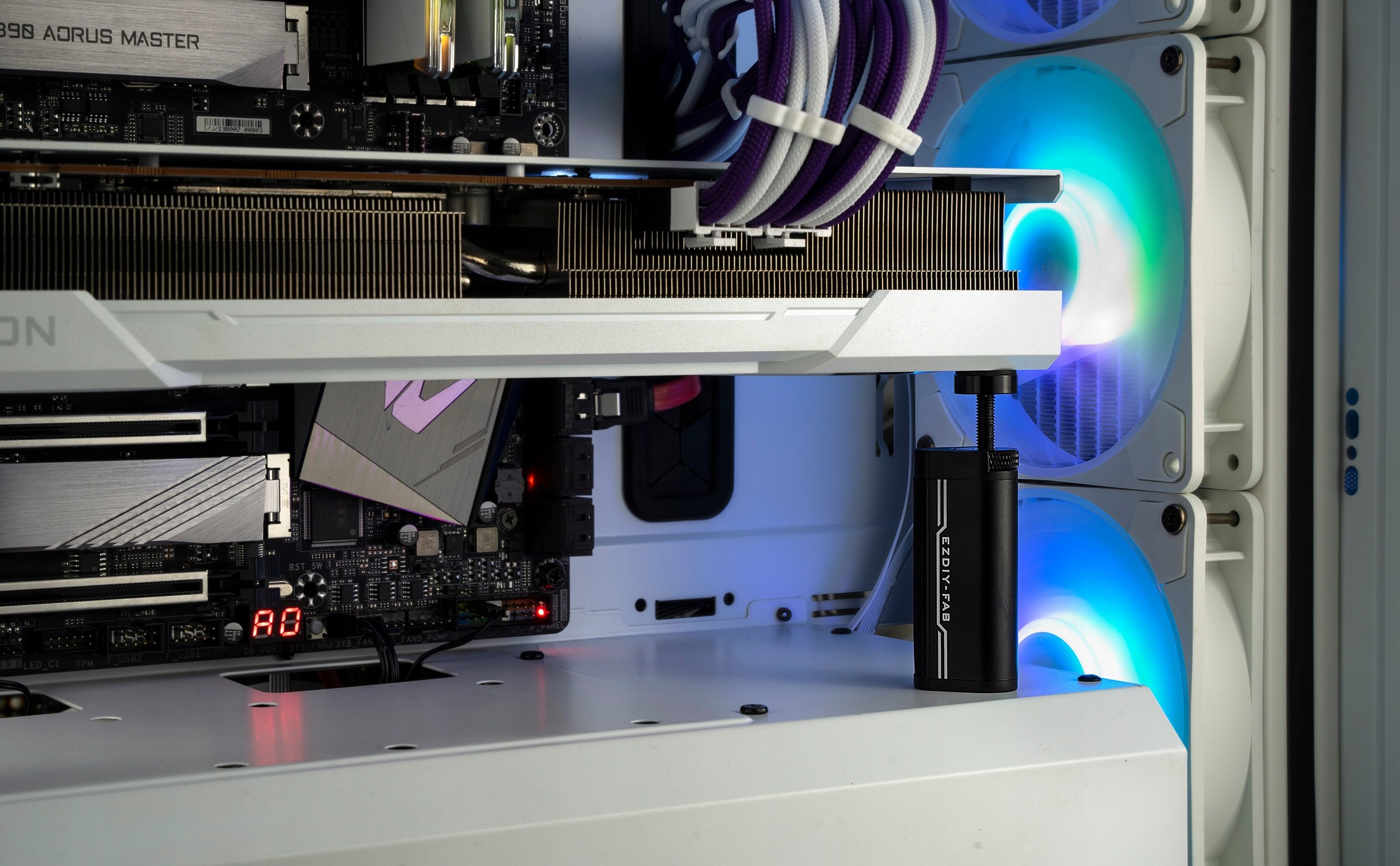 Bezpieczne mocowanie kart graficznych