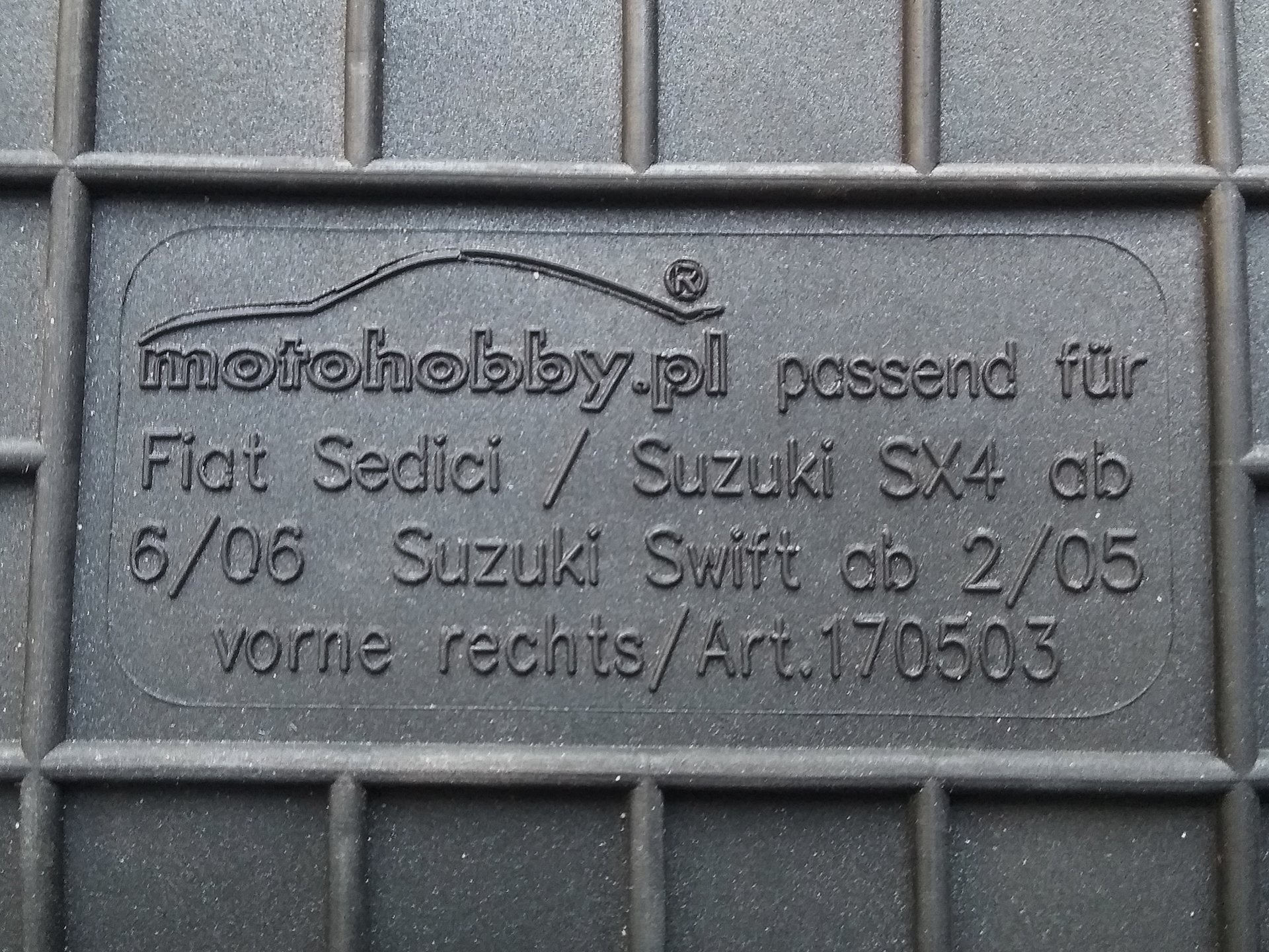 Zestaw dywaników samochodowych – 4 elementy w kolorze czarnym