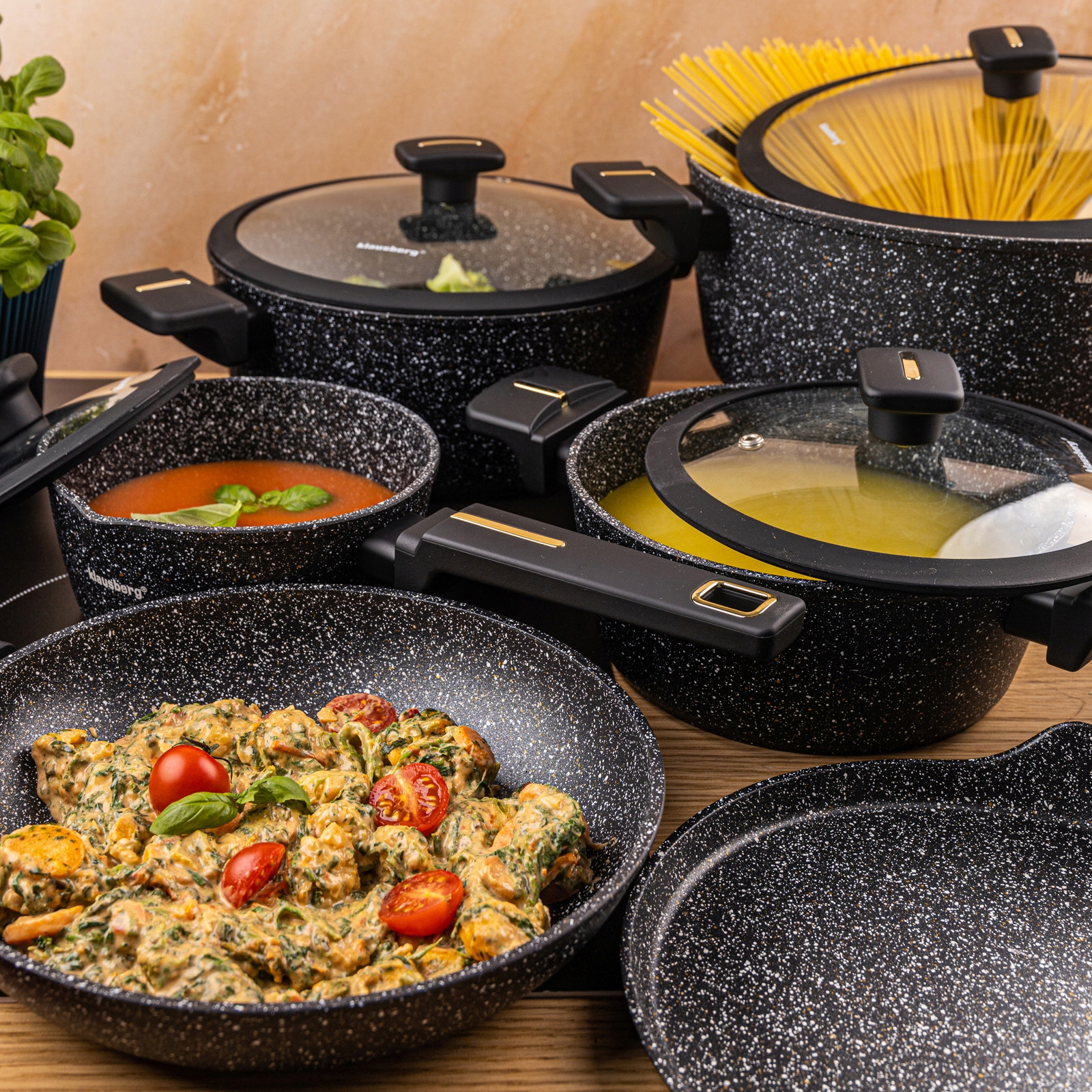 Uniwersalność zastosowania – Garnki do wszystkich typów kuchenek