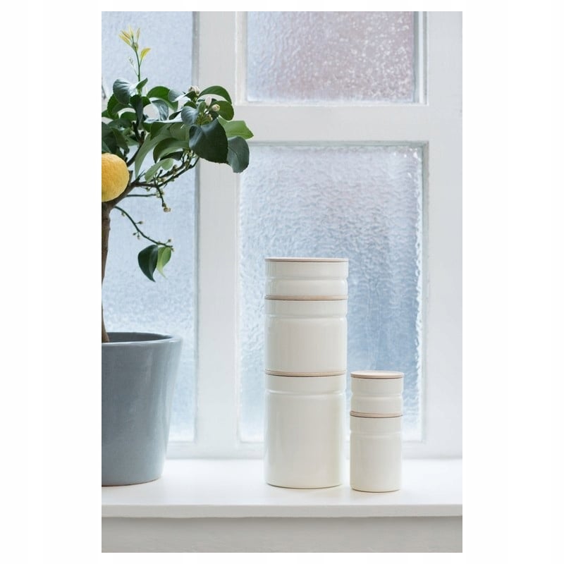 Wysoka jakość materiałów – stal i drewno jesionowe