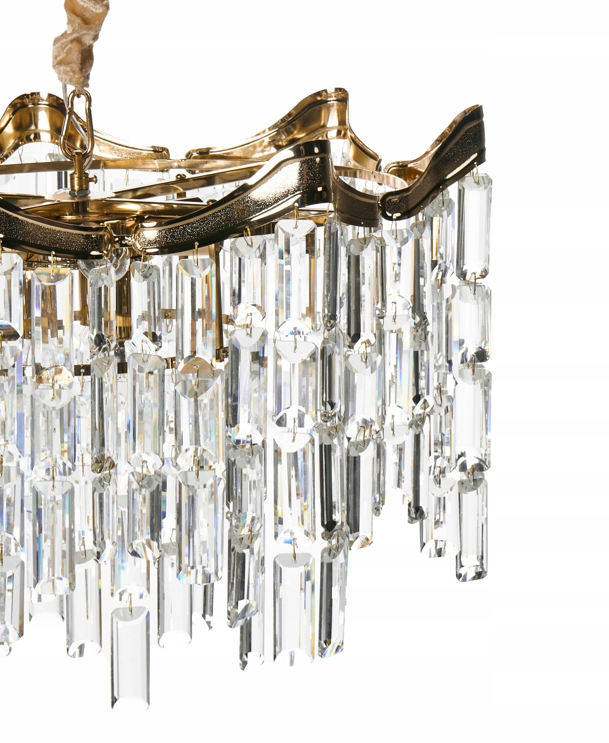 Luksusowy design – Złoty metal i kaskady kryształów