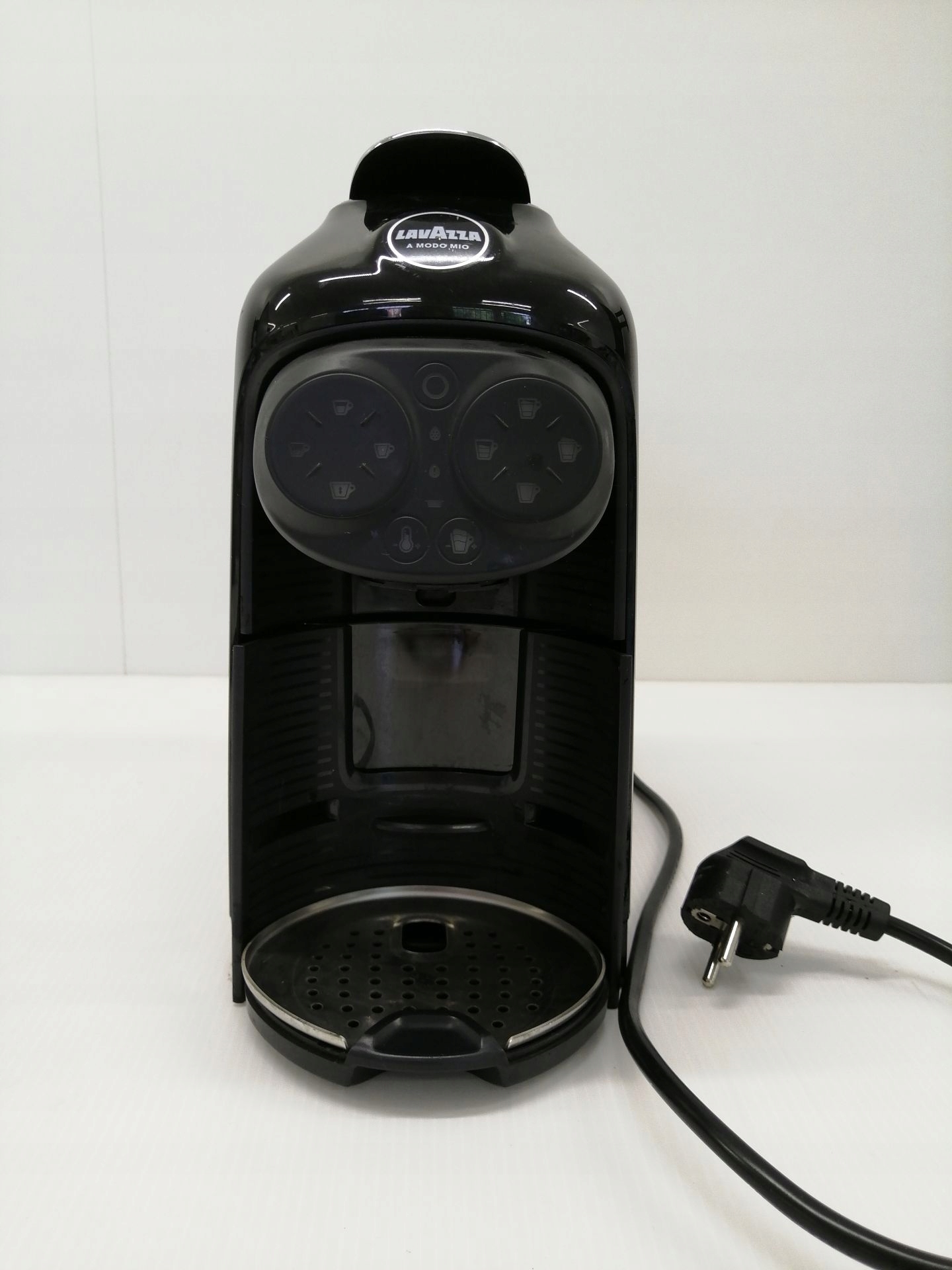 Nowoczesny design i funkcjonalność w czarnym kolorze