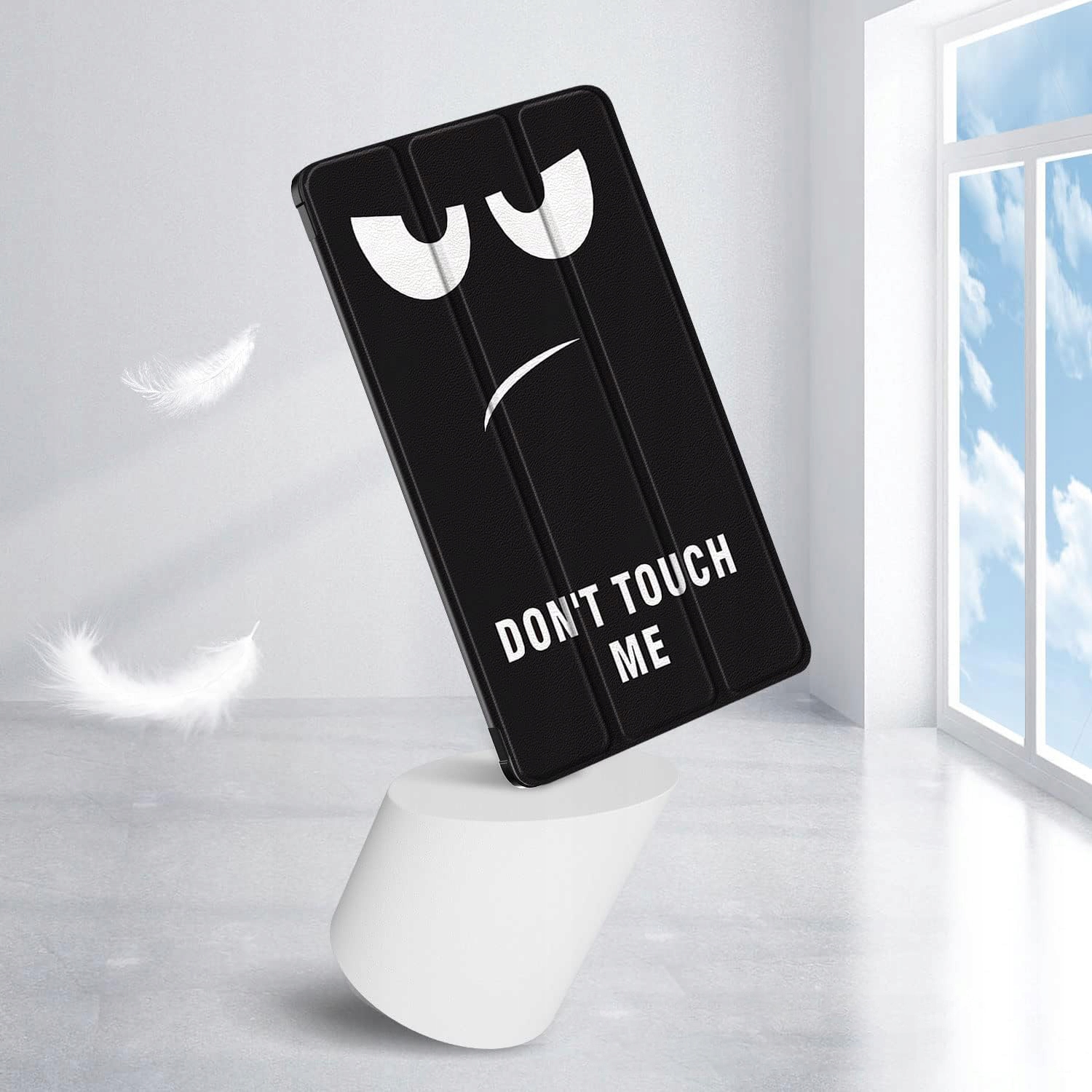 Funkcjonalna klapka jako podstawka