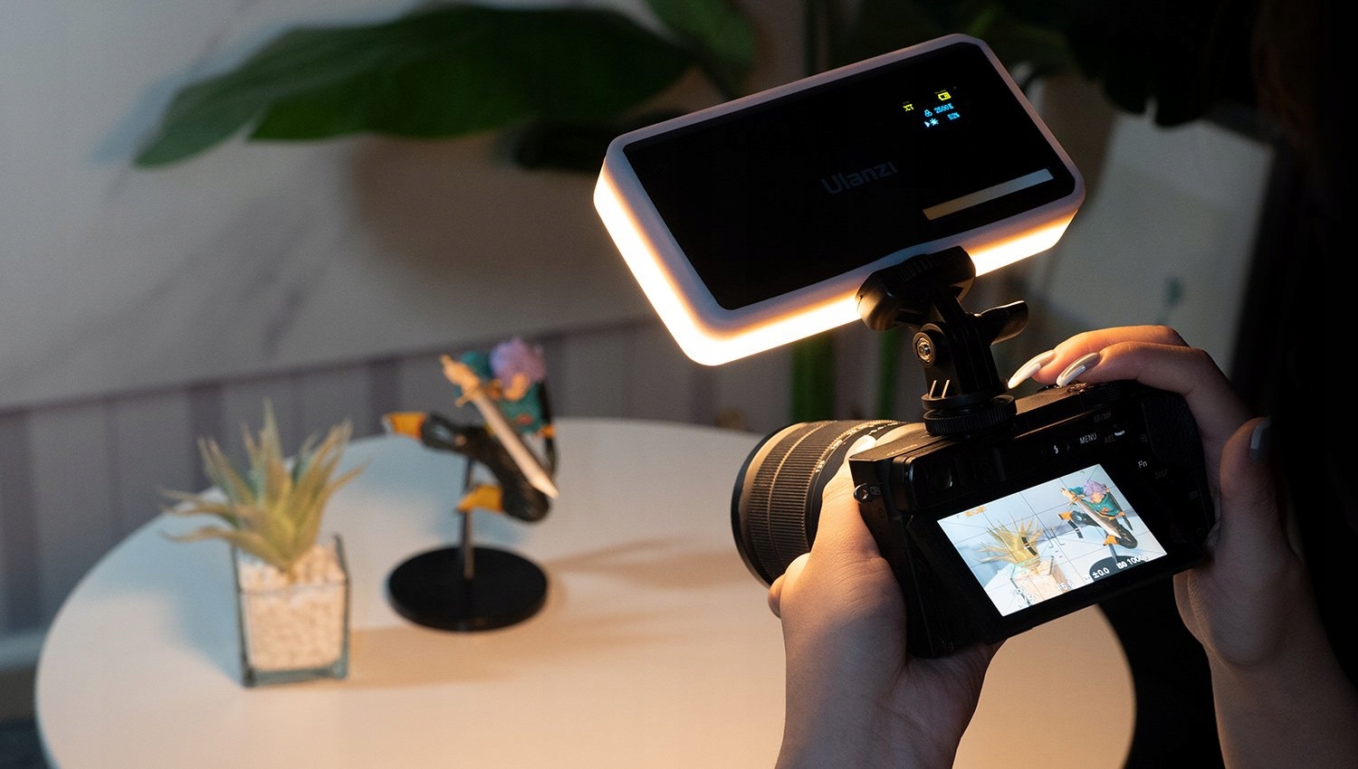 lampa-video-bi-color-200-led-5000mah-ulanzi-vl200_o6533_14.jpg