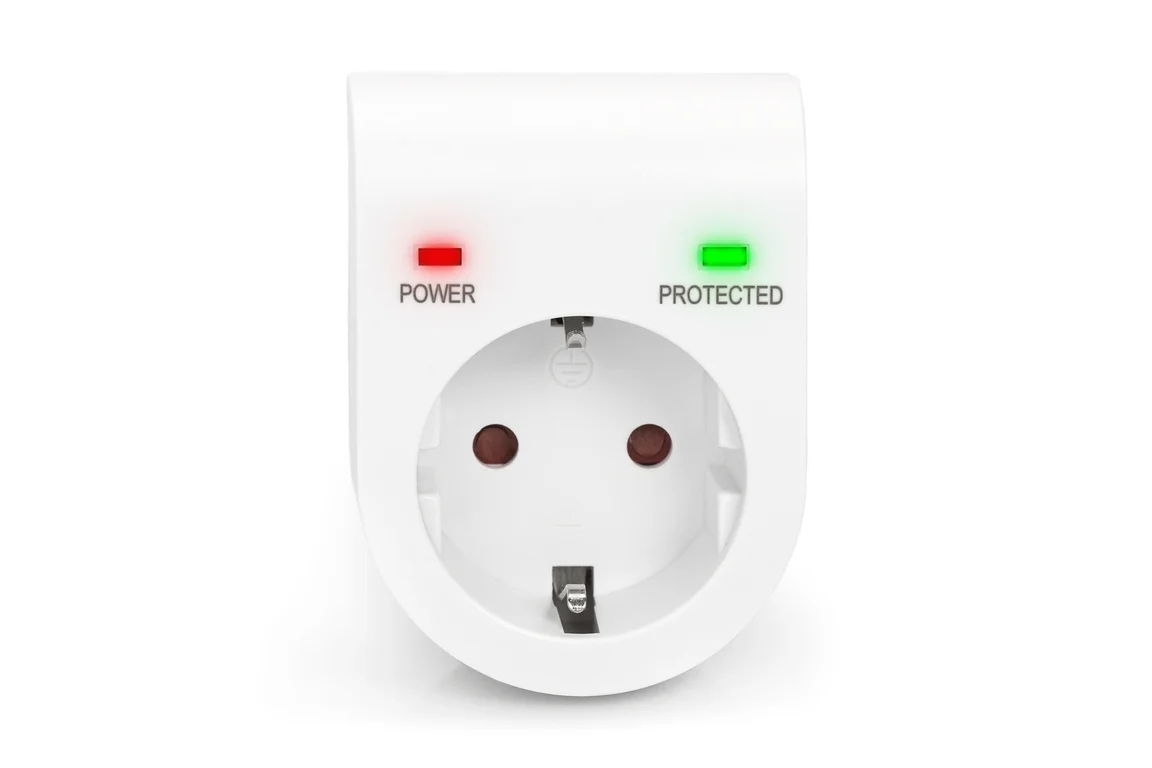 Listwa zasilająca Digitus DN95400 – Ochrona przed przepięciami w Twoim domu