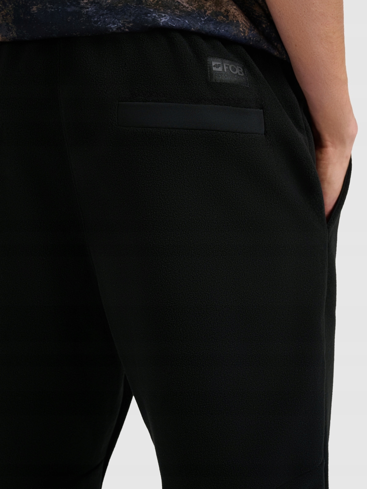 Elastyczne zakończenie nogawek – Sportowy charakter i wygoda