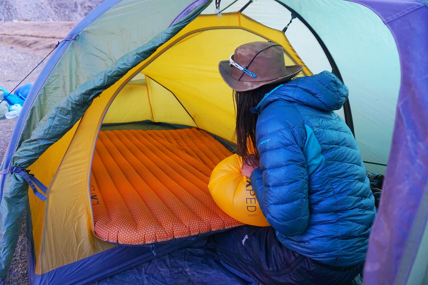 Mata samopompująca Exped SIM Ultra 3.8 M – Komfortowy wypoczynek w terenie