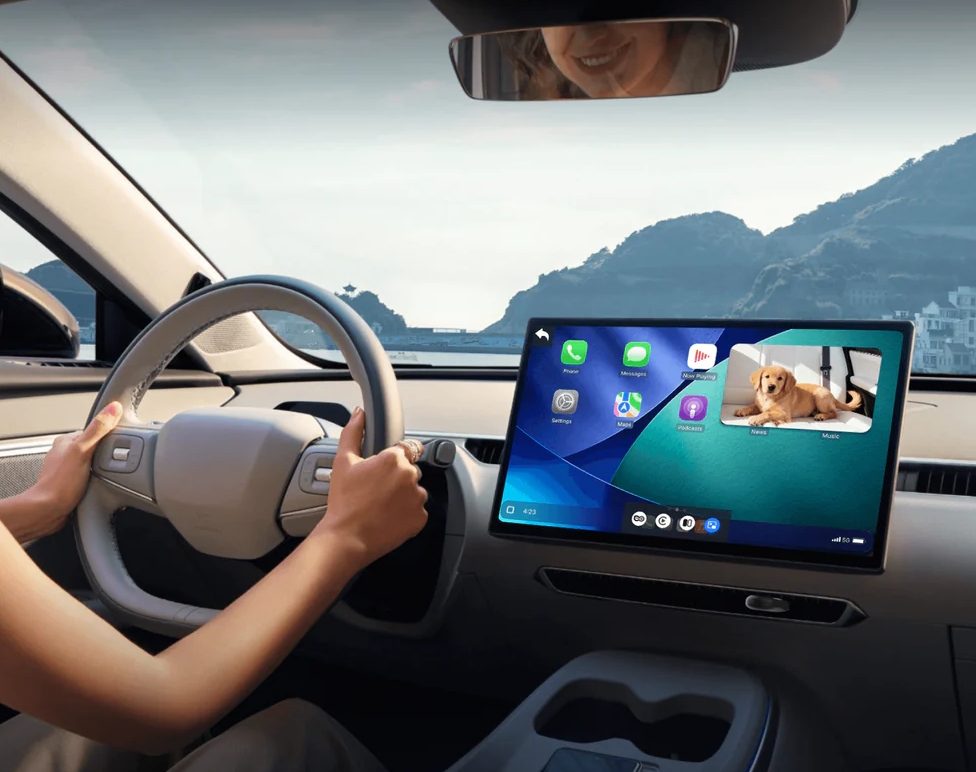 Elektroniczna Niania Kamera Samochodowa Ottocast Cabin Care Apple CarPlay – Bezpieczeństwo w Twoim pojeździe