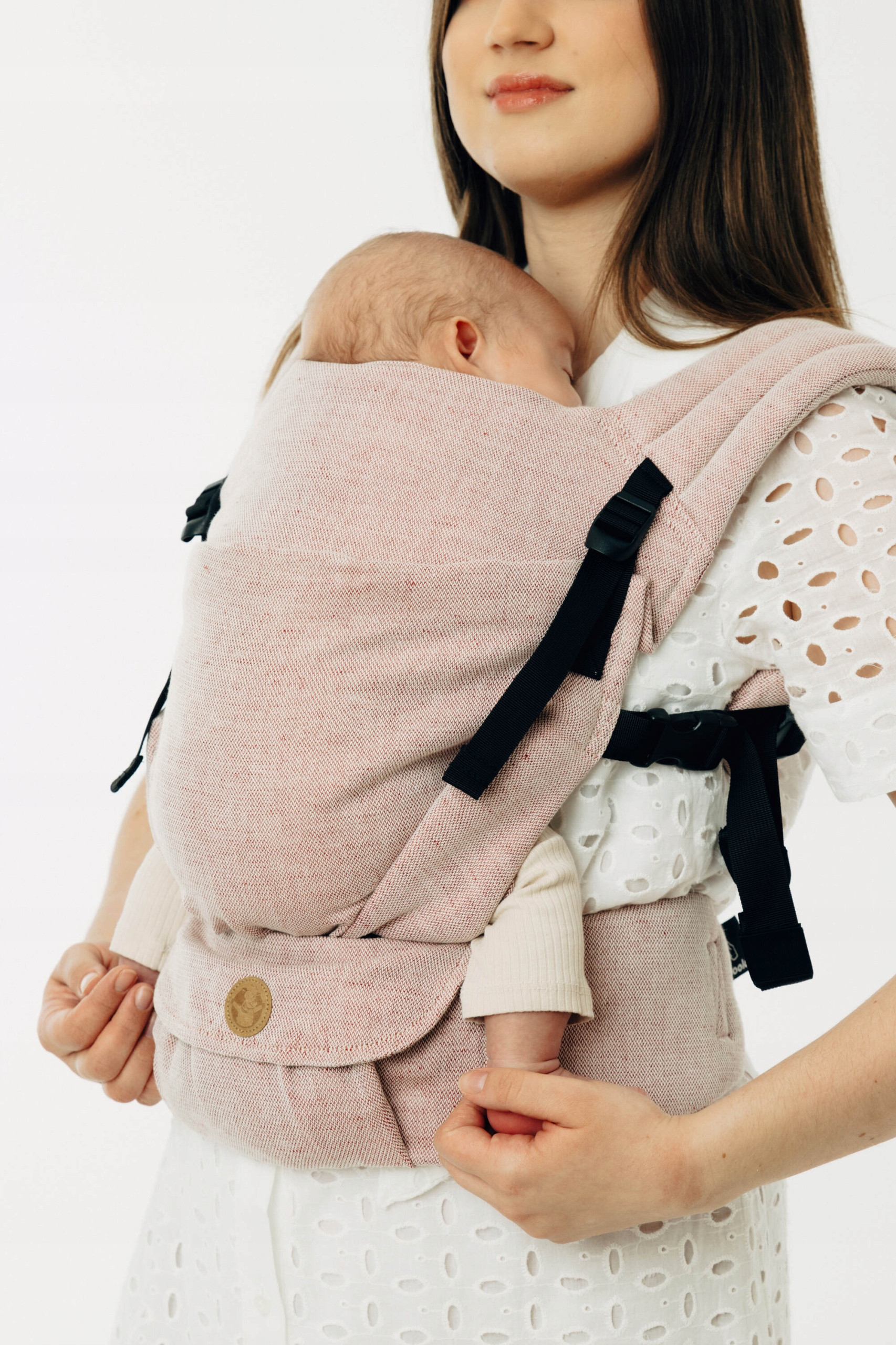 Ergonomiczne pozycje noszenia – z przodu i na plecach