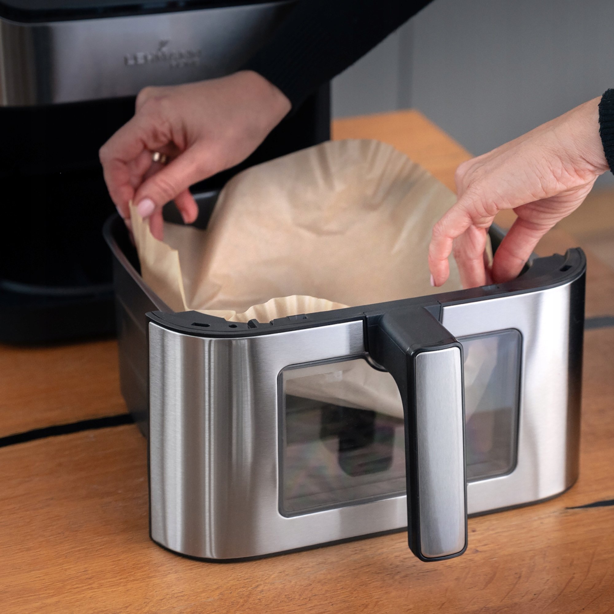 FRYTKOWNICA BEZTŁUSZCZOWA FRYTOWNICA AIRFRYER DUŻA MISA PROGRAMÓW 1800W 8L Szerokość produktu 35.5 cm