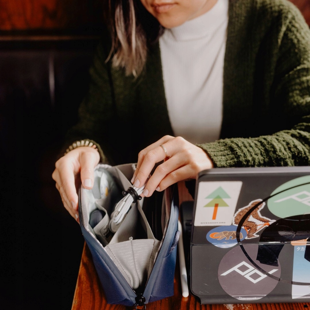 Funkcjonalność i elastyczność – 12 kieszeni na drobiazgi