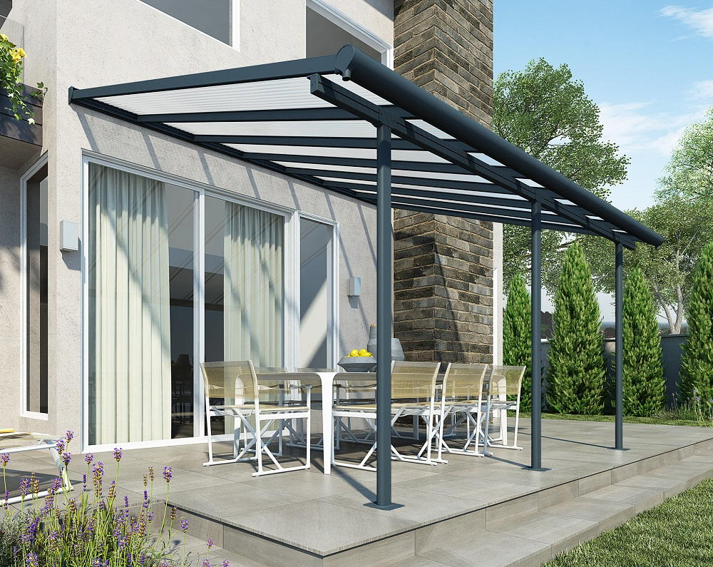 Trwała konstrukcja z profili aluminiowych i poliwęglanu