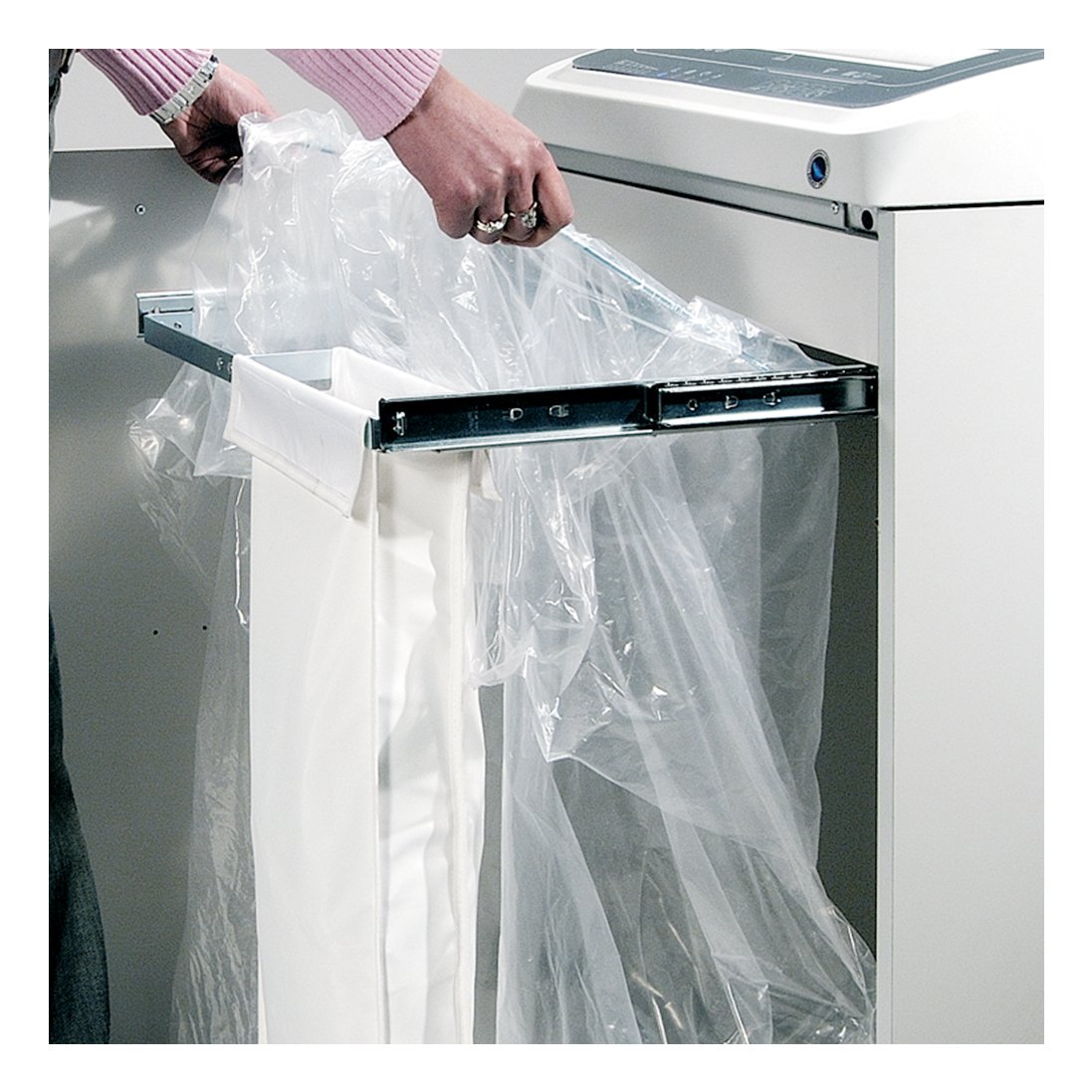 Duża pojemność kosza na odpady – 110 litrów