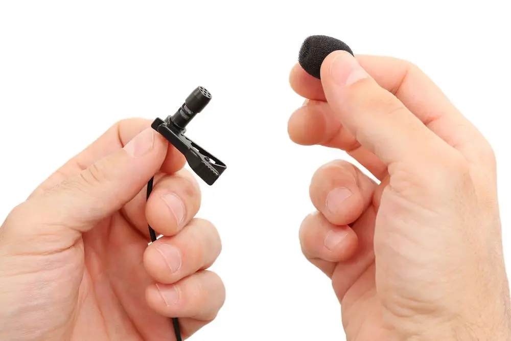 Osłony przeciwwietrzne i mocne klipsy w zestawie