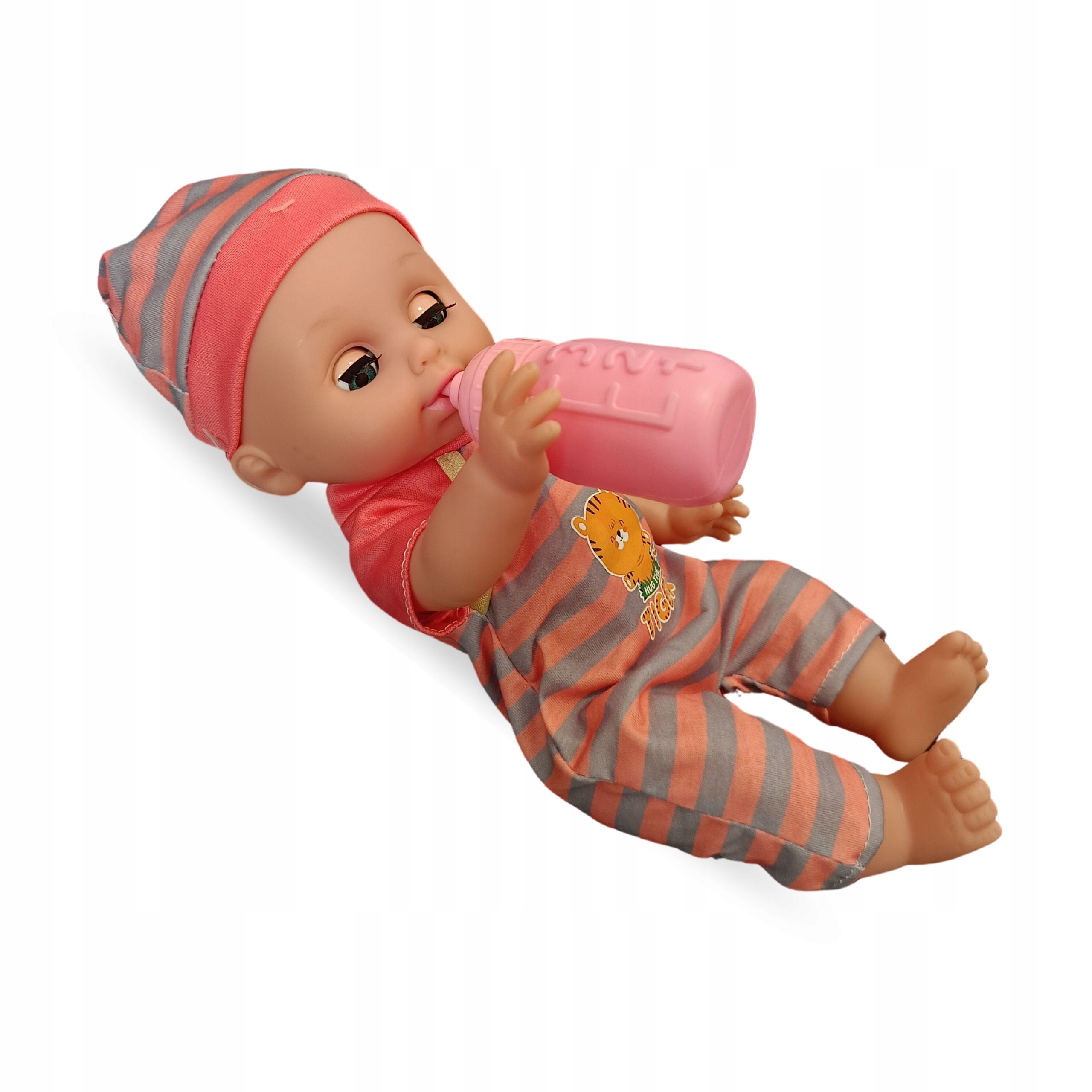 Interaktywne funkcje lalki – śmieje się, gaworzy, mówi mama i tata